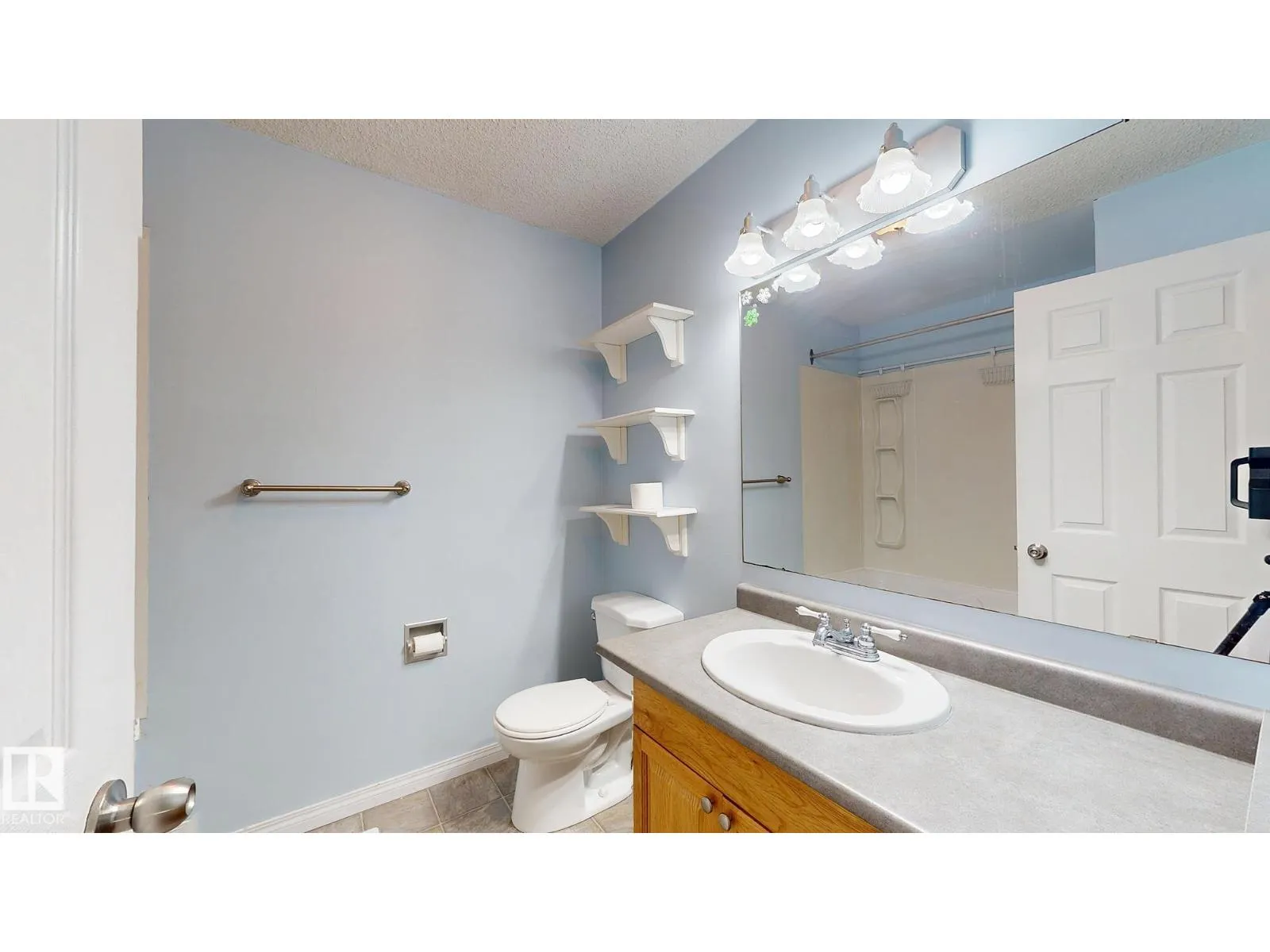 218 GREENWOOD DR