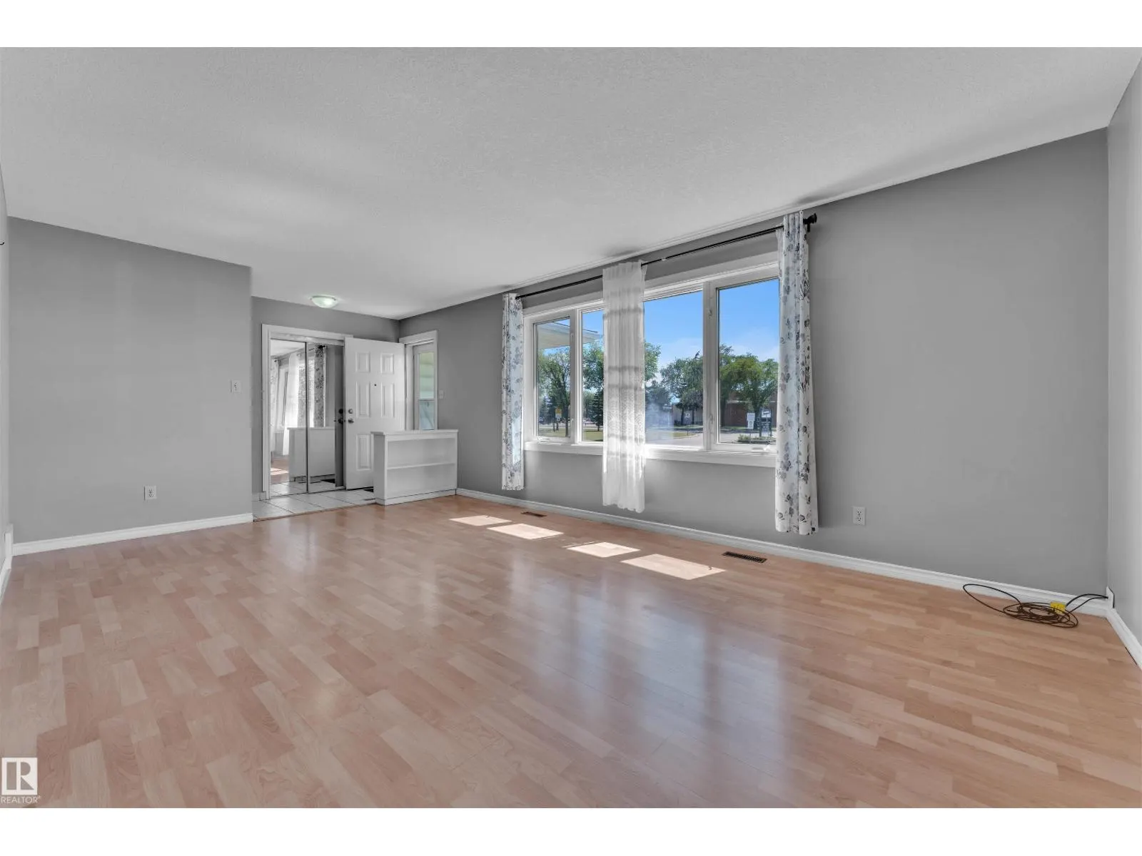 9320 150 AV NW NW