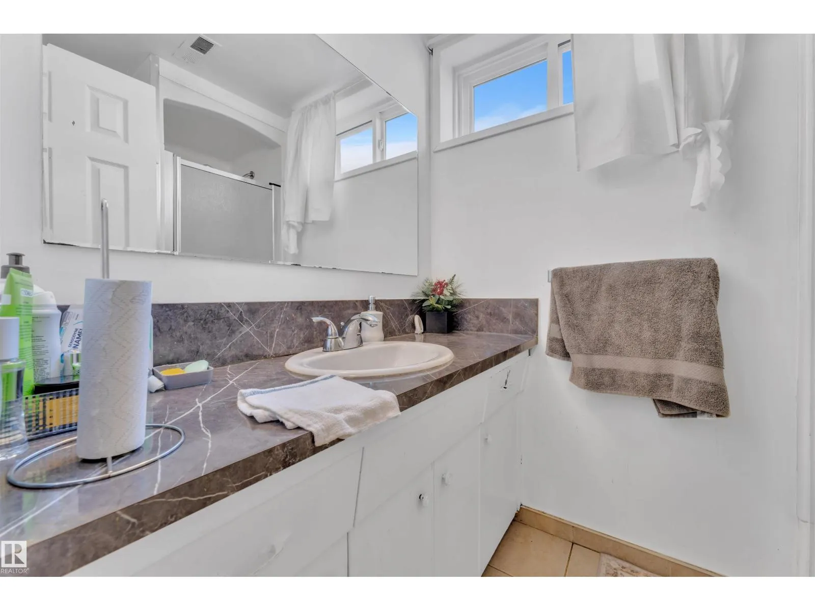 9320 150 AV NW NW