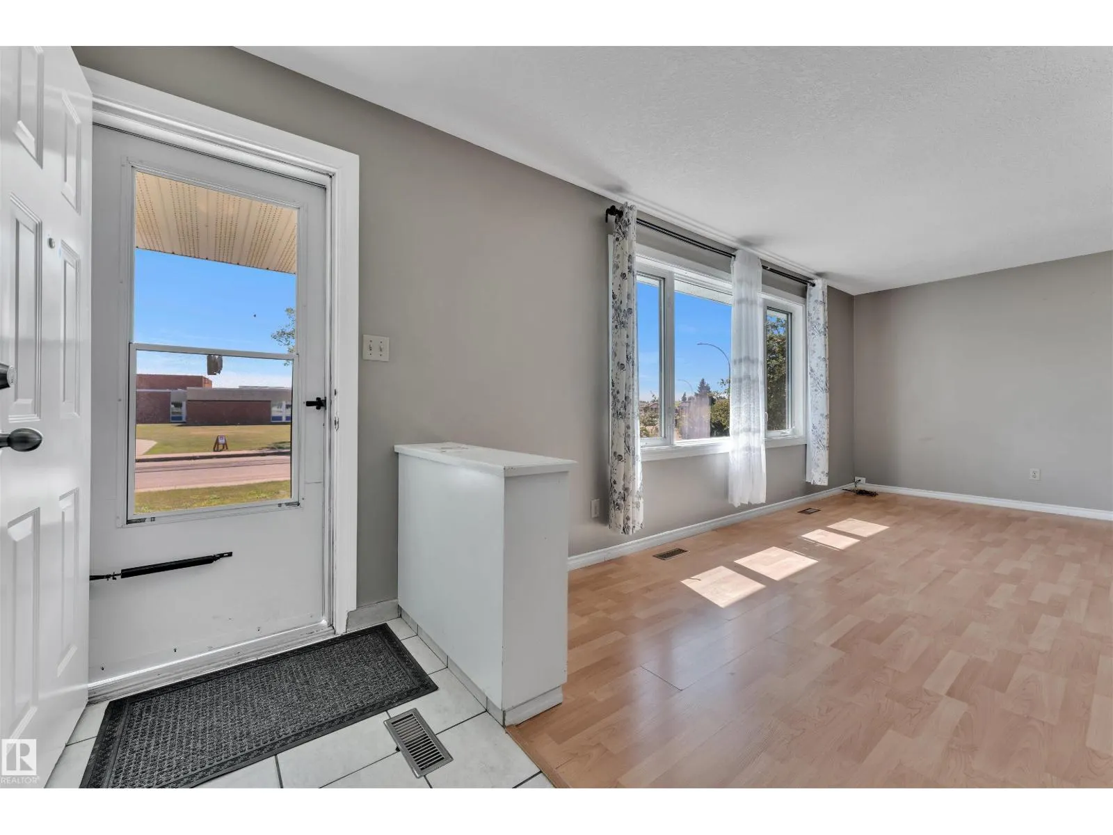 9320 150 AV NW NW
