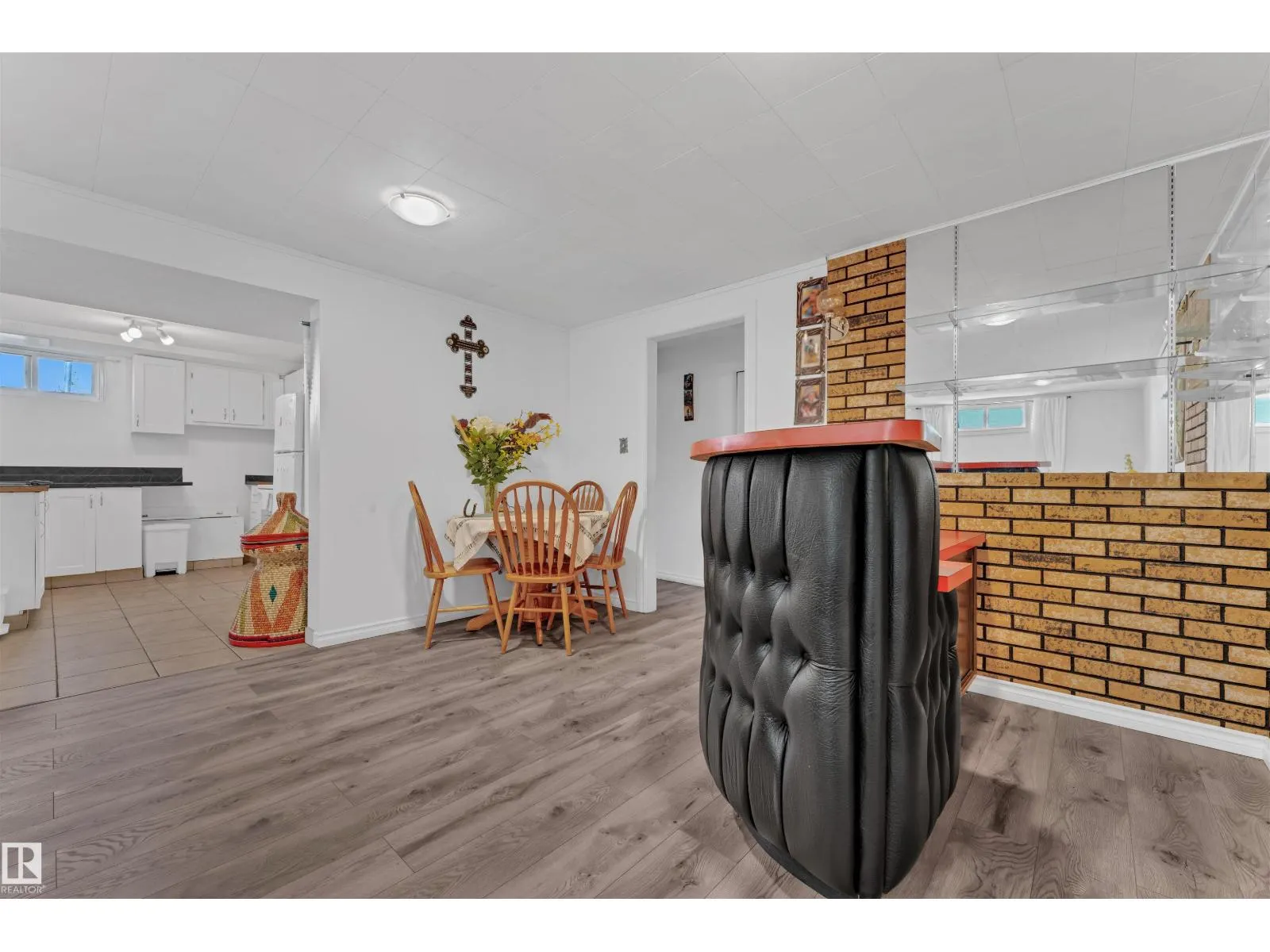 9320 150 AV NW NW