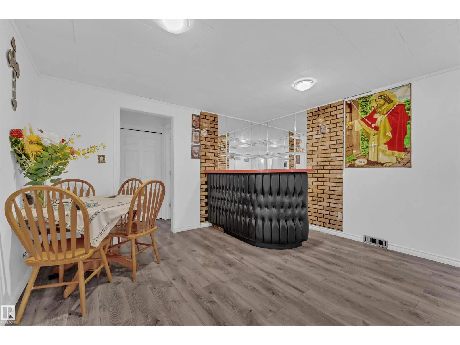 9320 150 AV NW NW