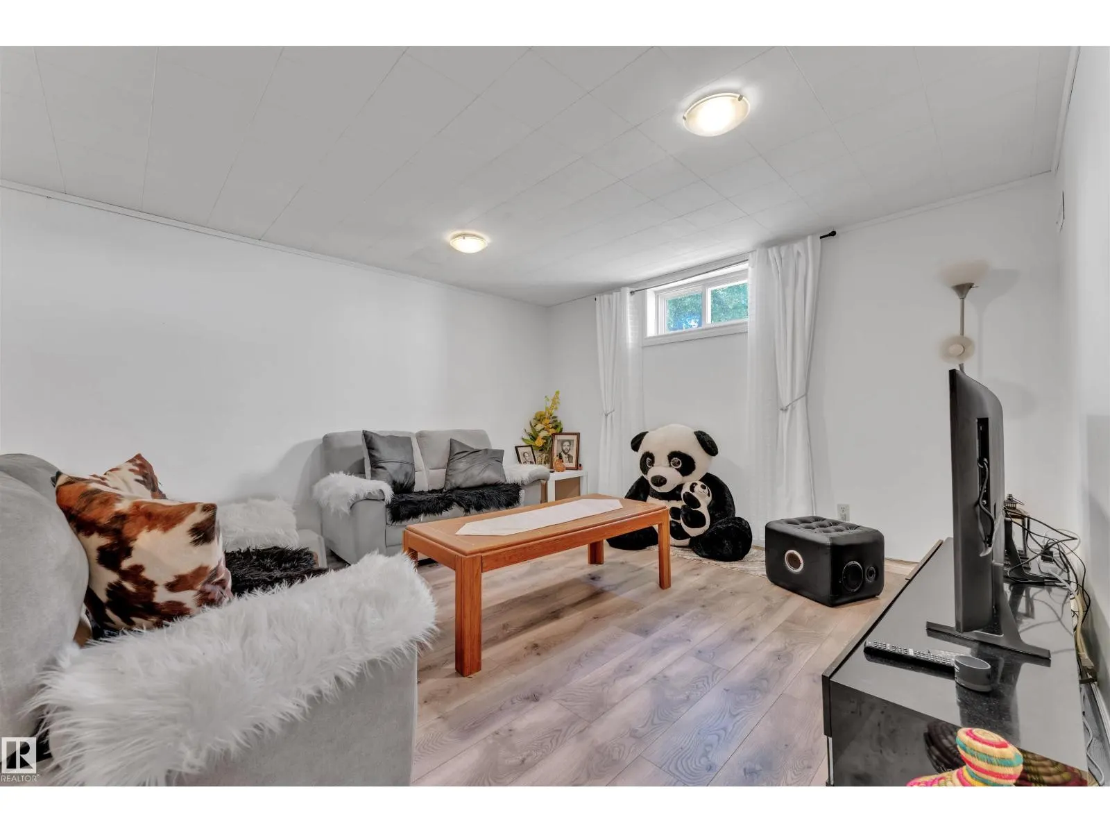 9320 150 AV NW NW
