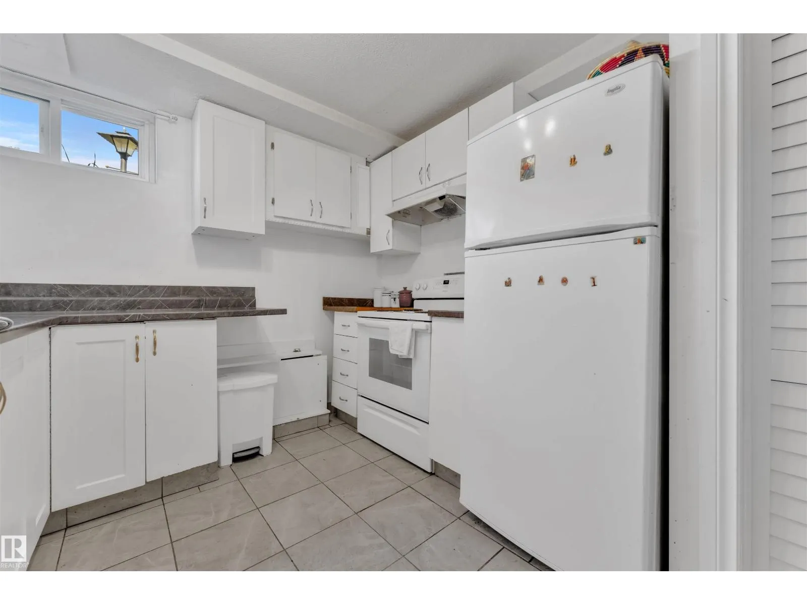 9320 150 AV NW NW