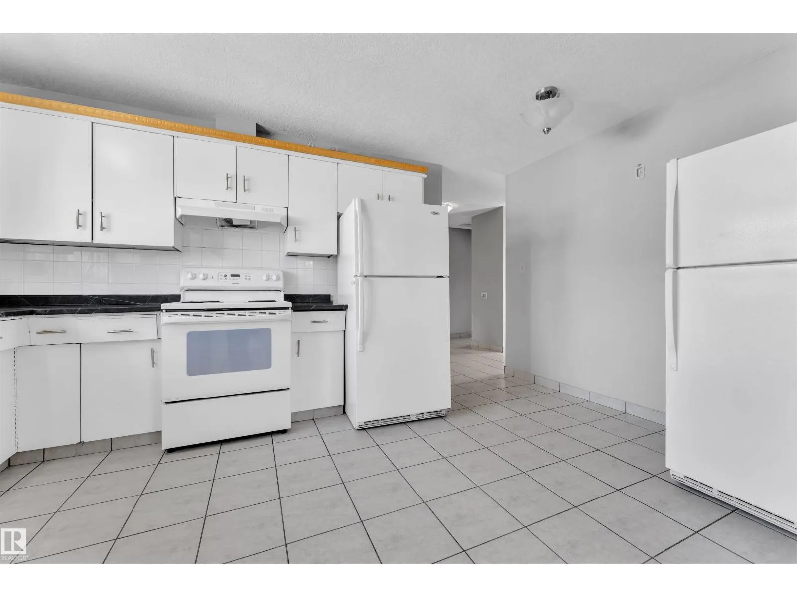 9320 150 AV NW NW