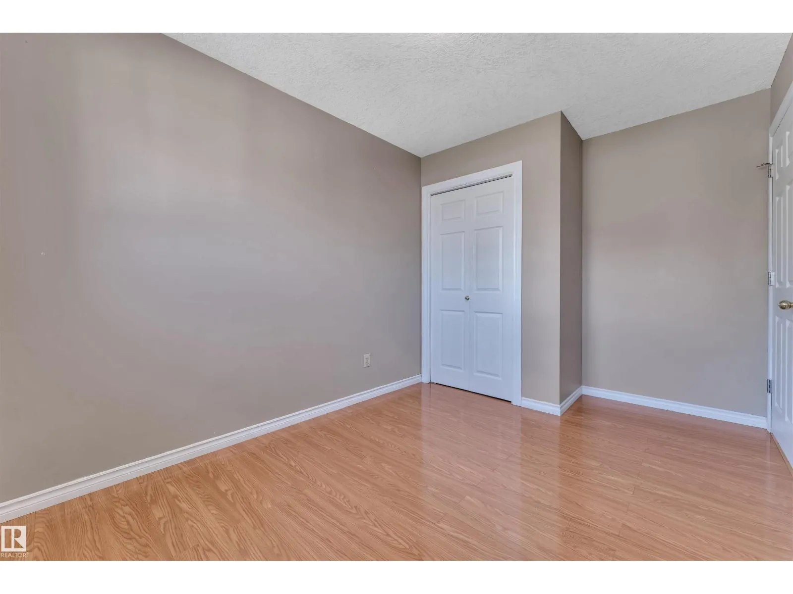 9320 150 AV NW NW