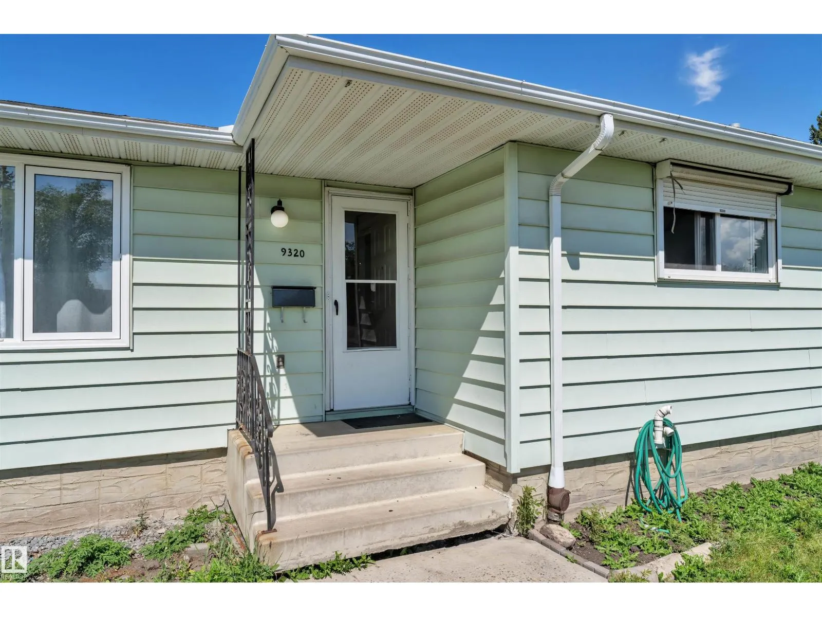 9320 150 AV NW NW