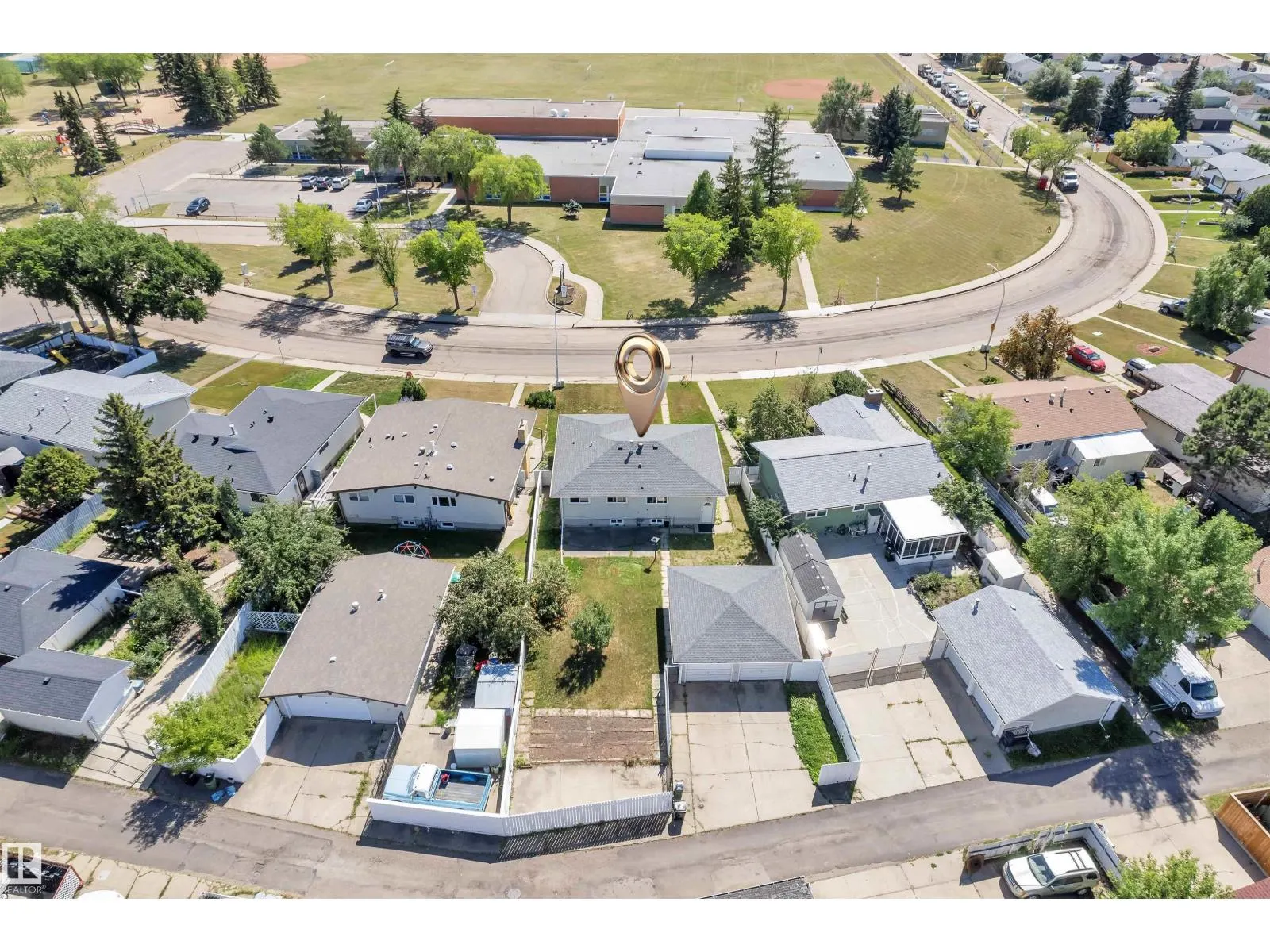 9320 150 AV NW NW