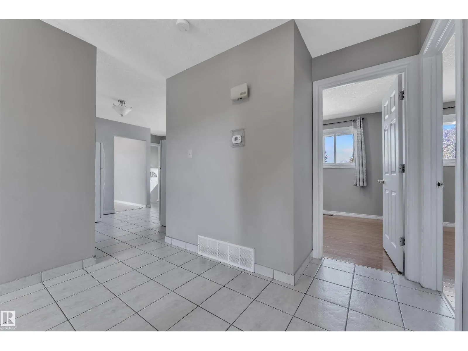 9320 150 AV NW NW