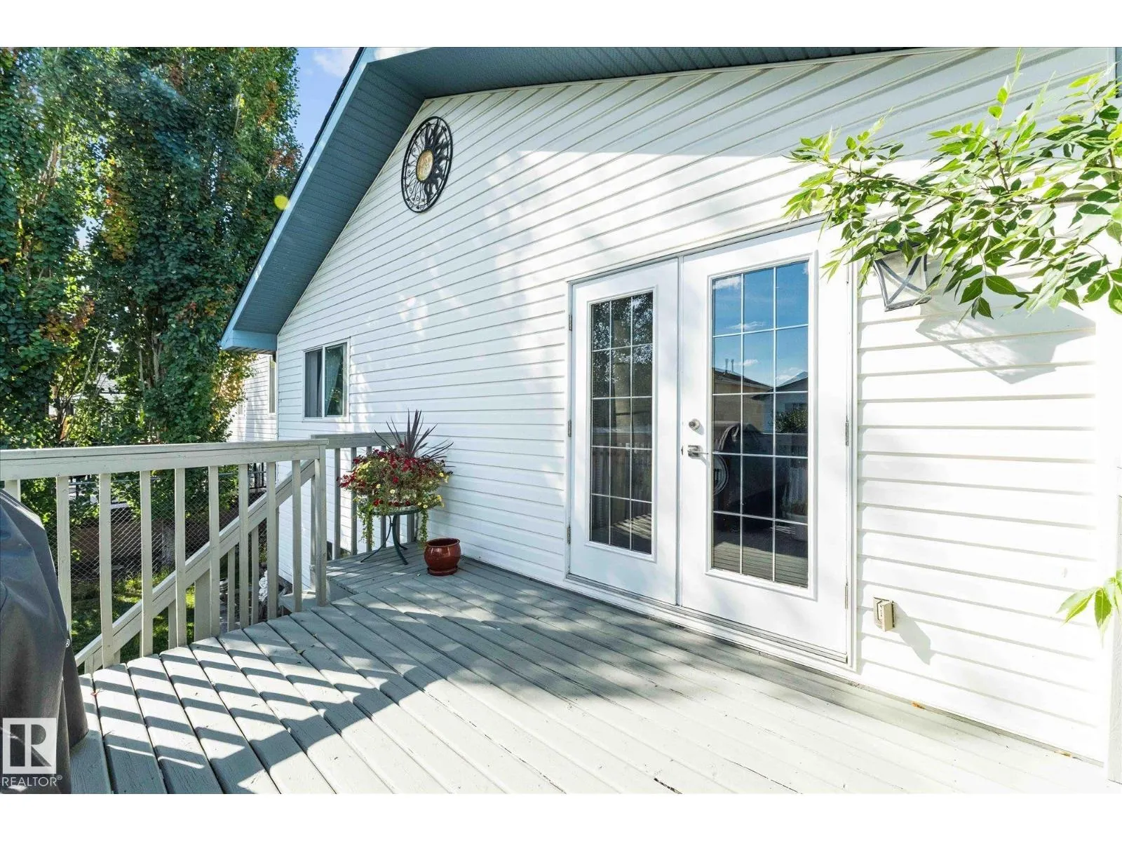 13 Deer Park RD