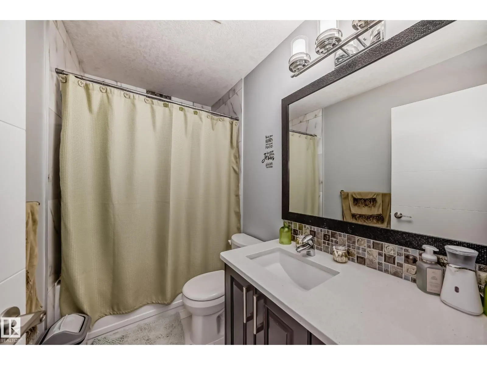 3808 TRIOMPHE BV