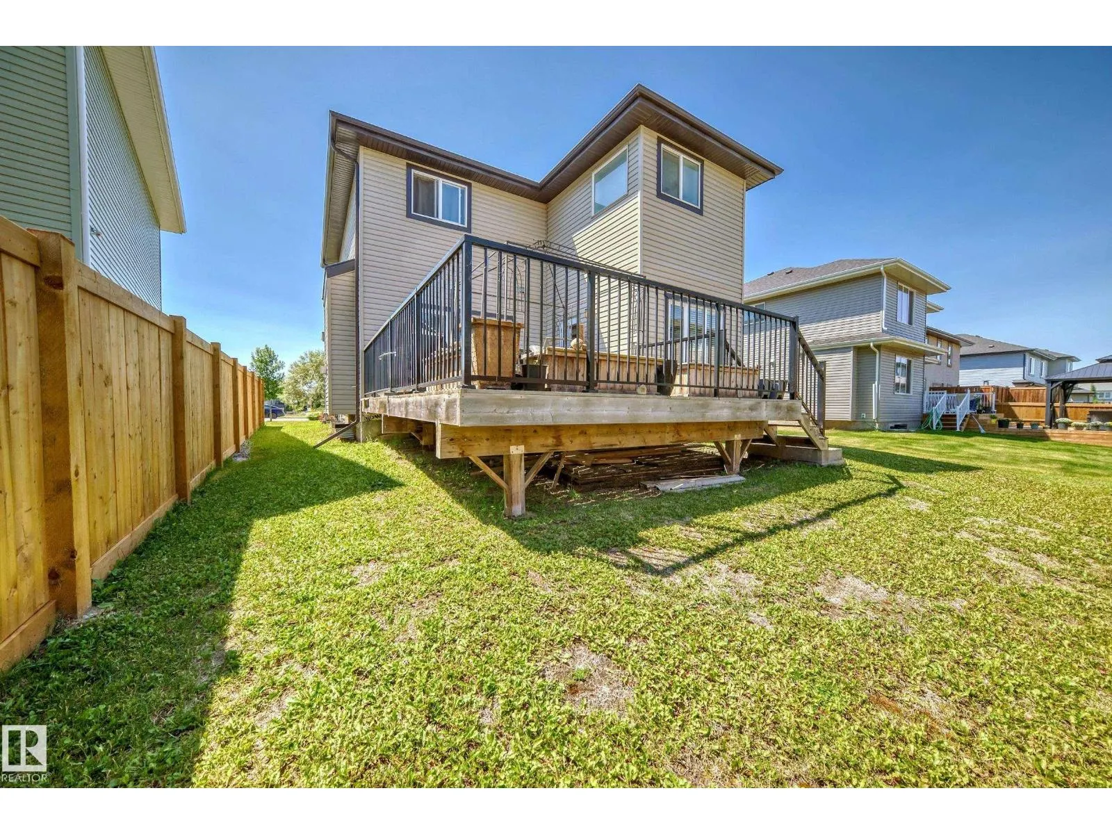 3808 TRIOMPHE BV
