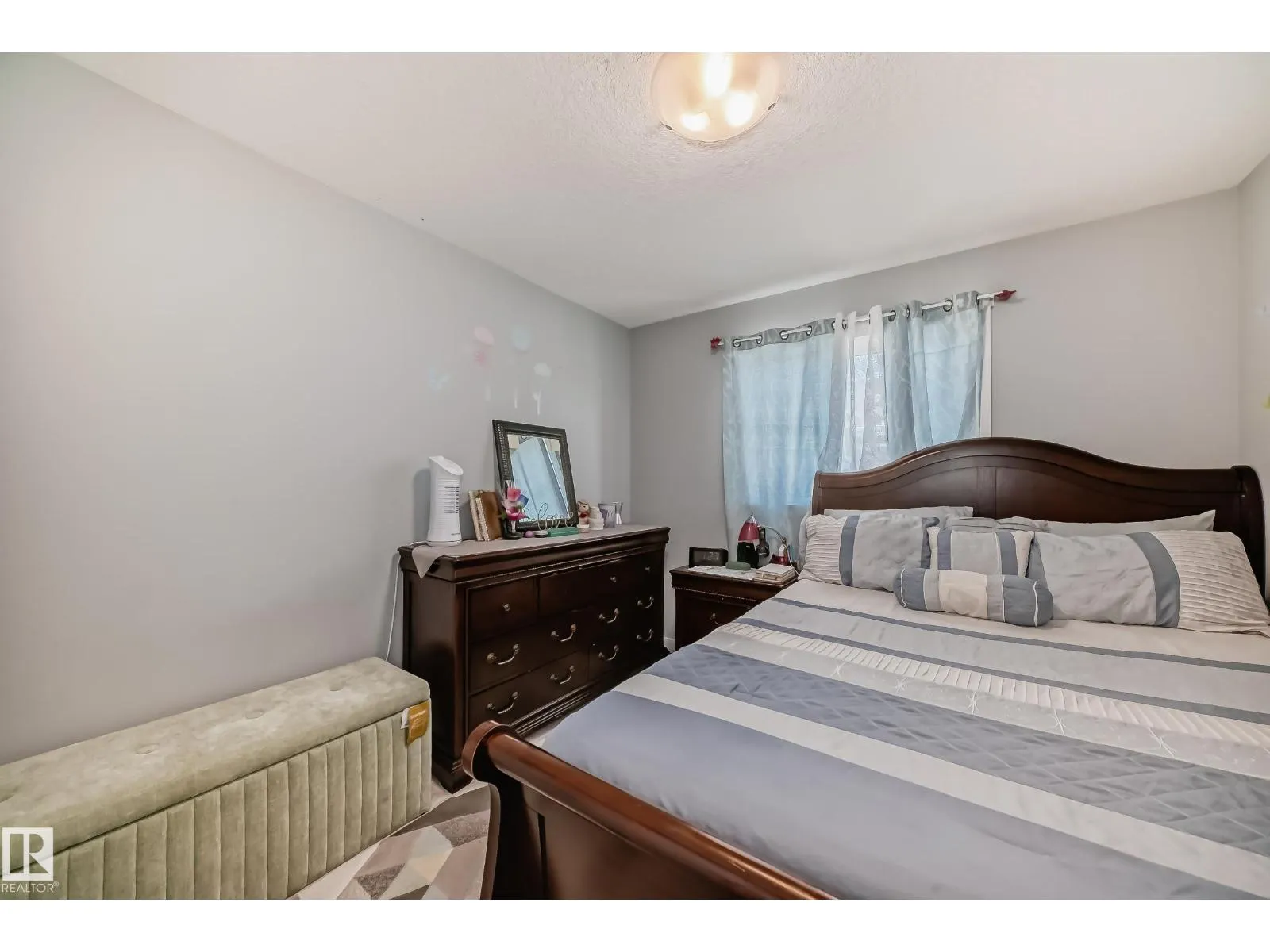 3808 TRIOMPHE BV