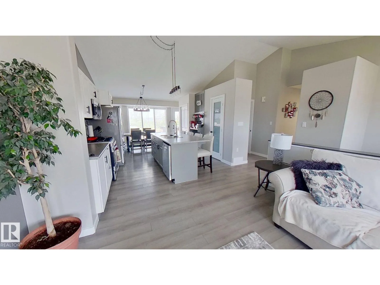 506 Athabasca AV