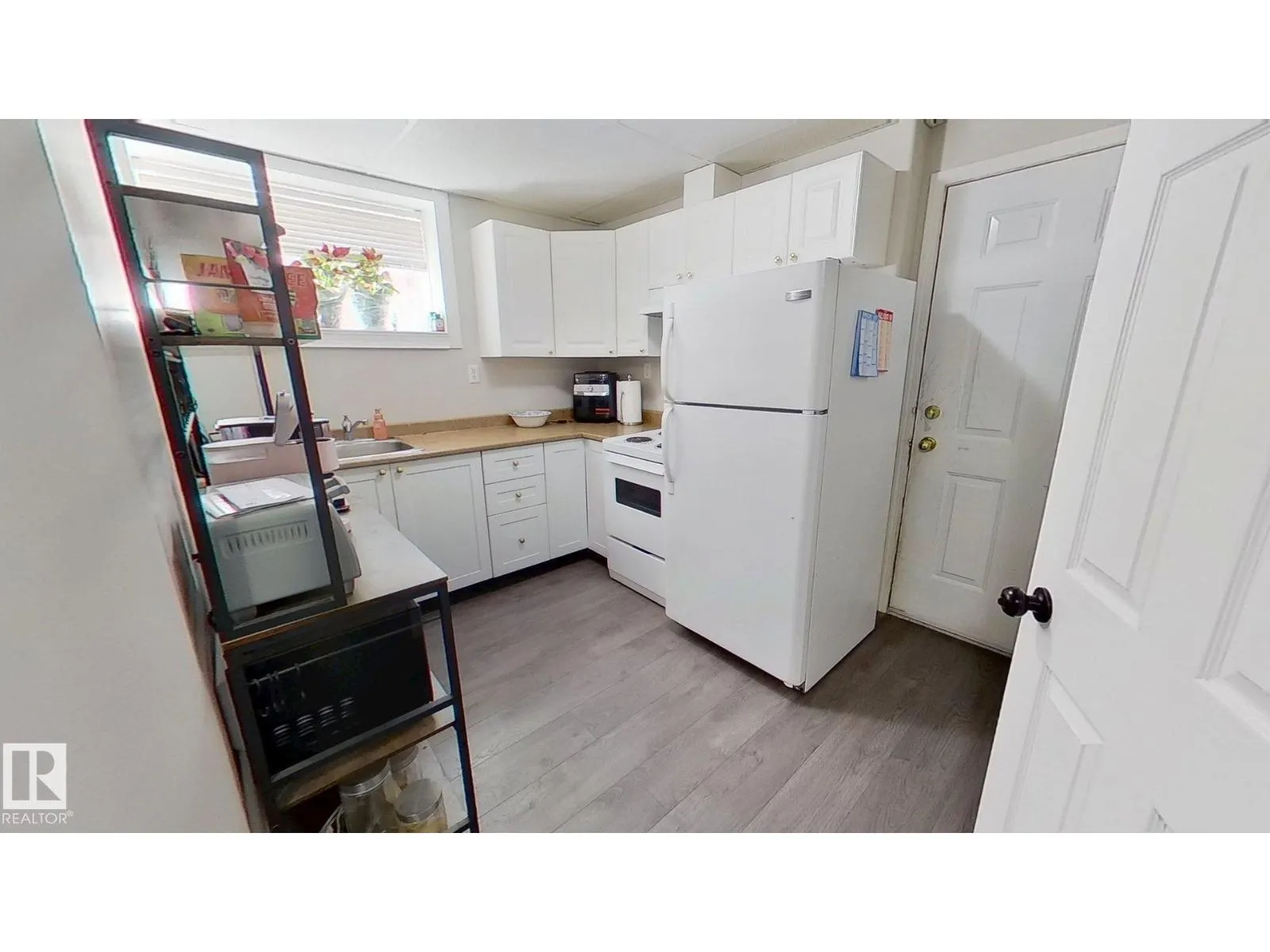 506 Athabasca AV