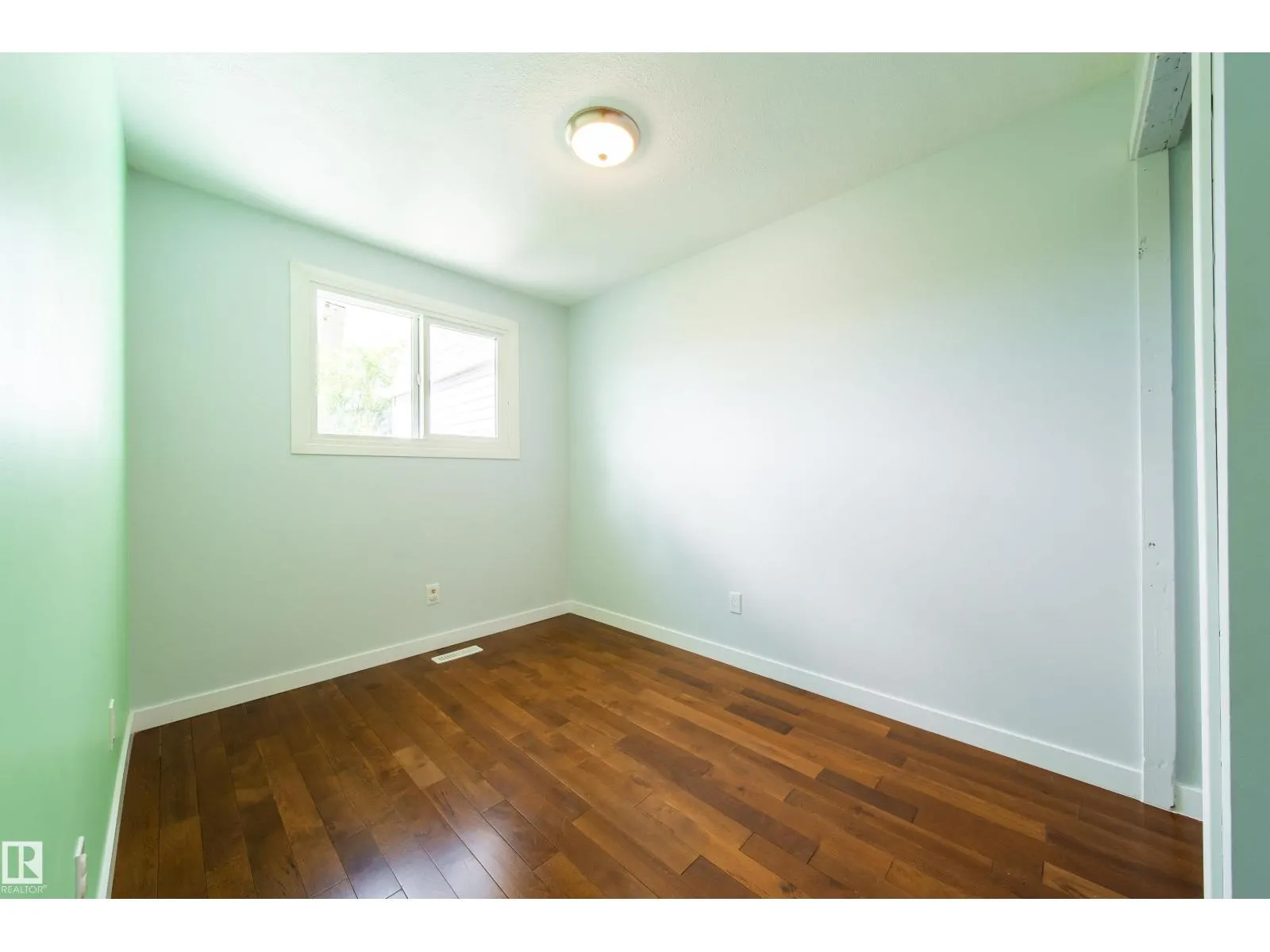 14471 55 ST NW