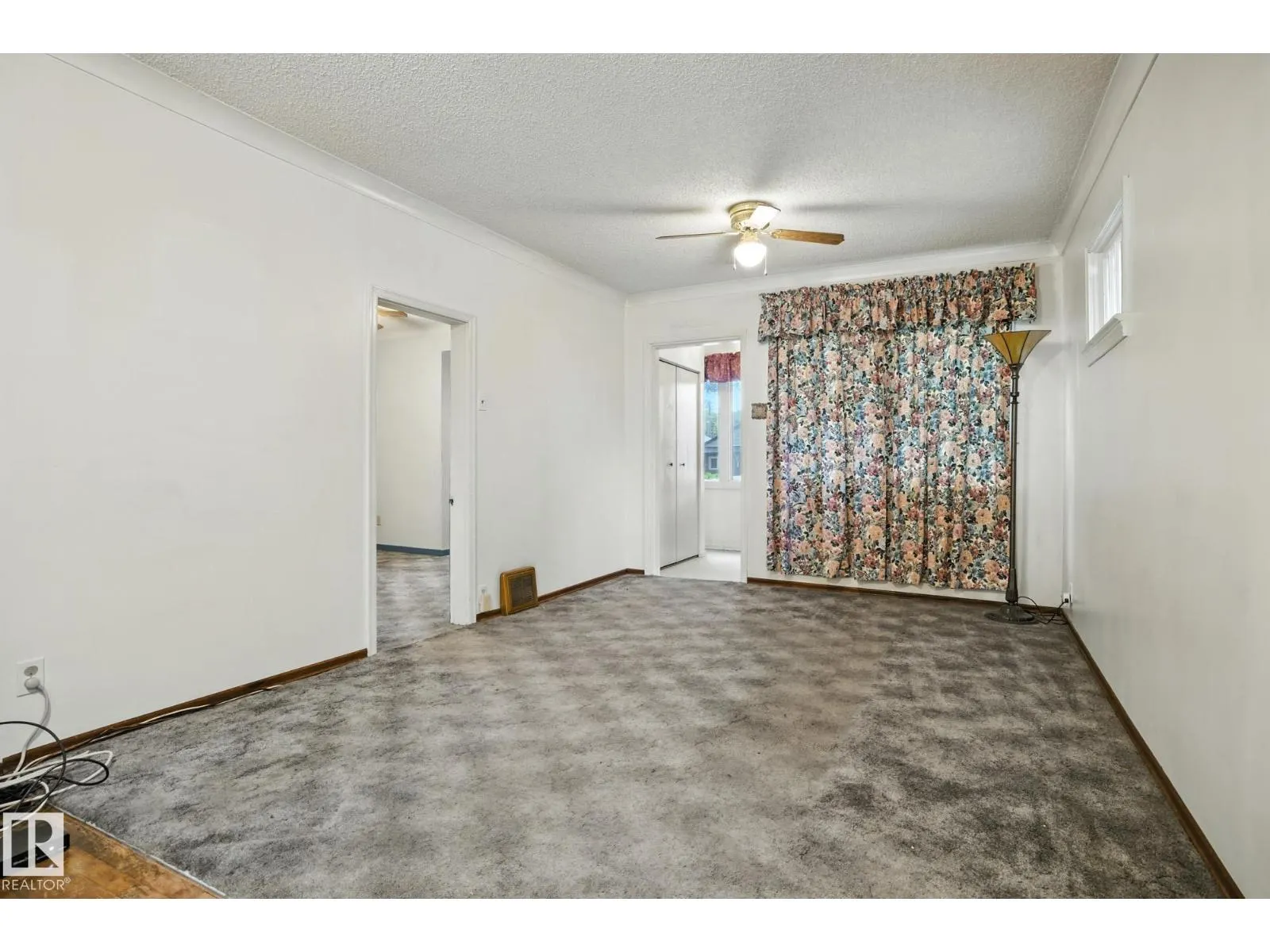 11834 69 ST NW