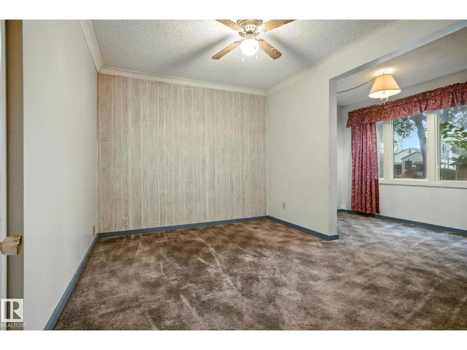 11834 69 ST NW