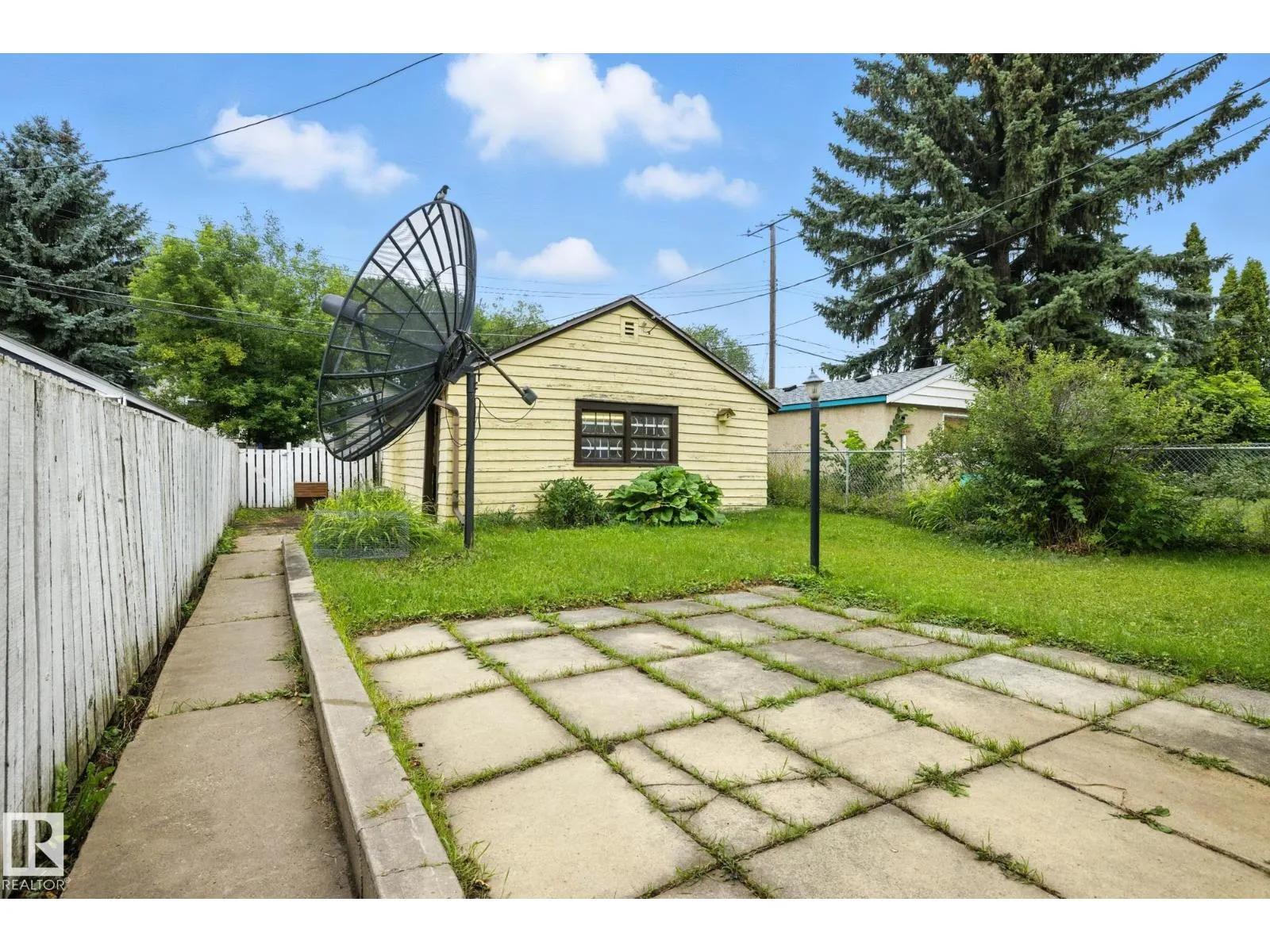 11834 69 ST NW