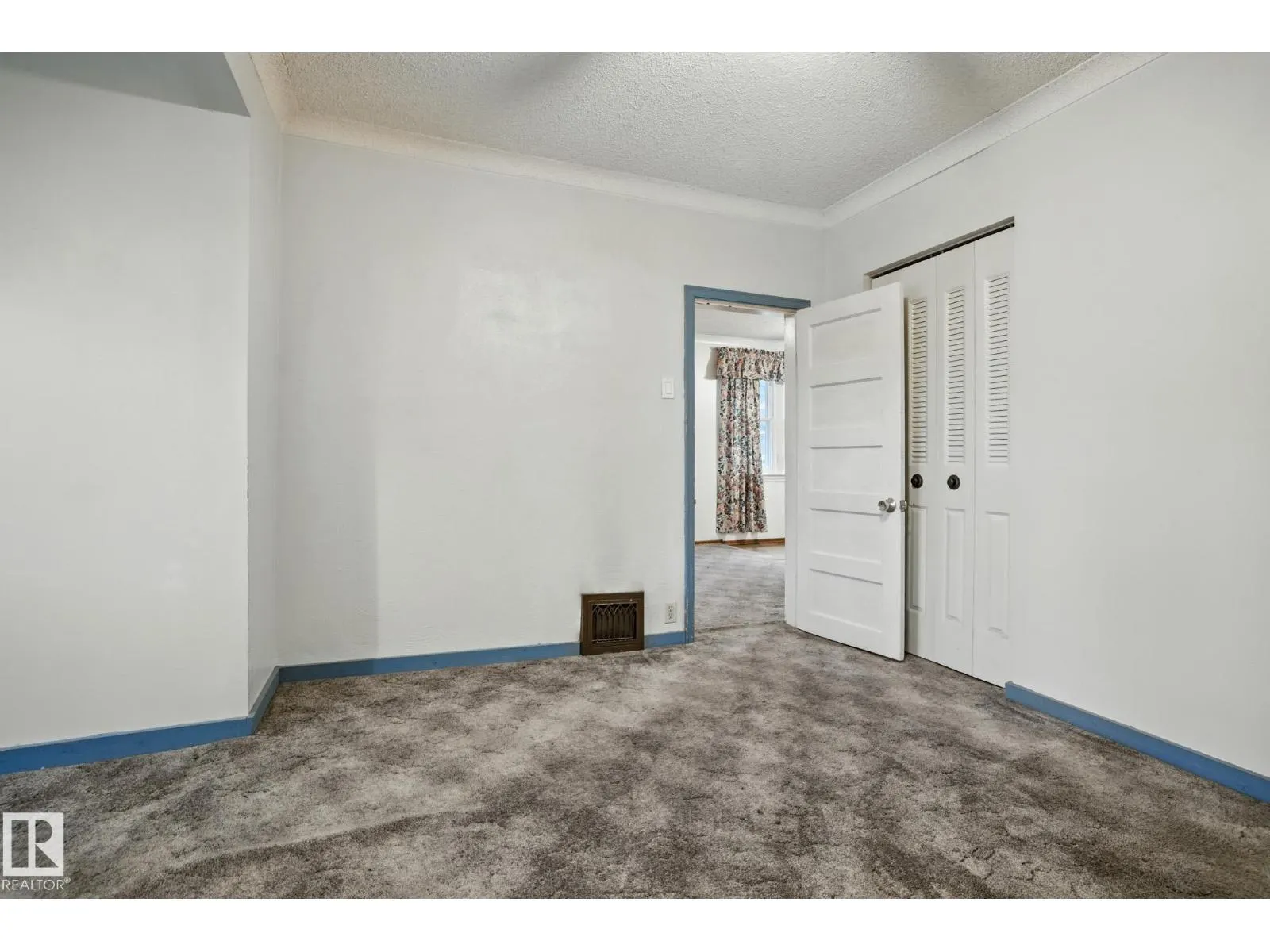11834 69 ST NW