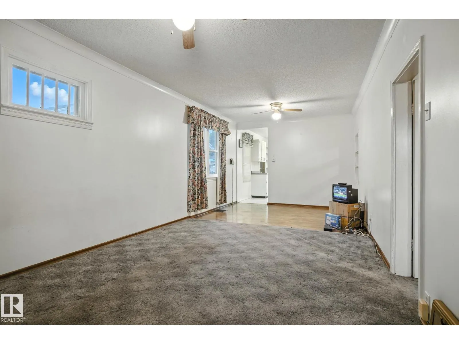 11834 69 ST NW