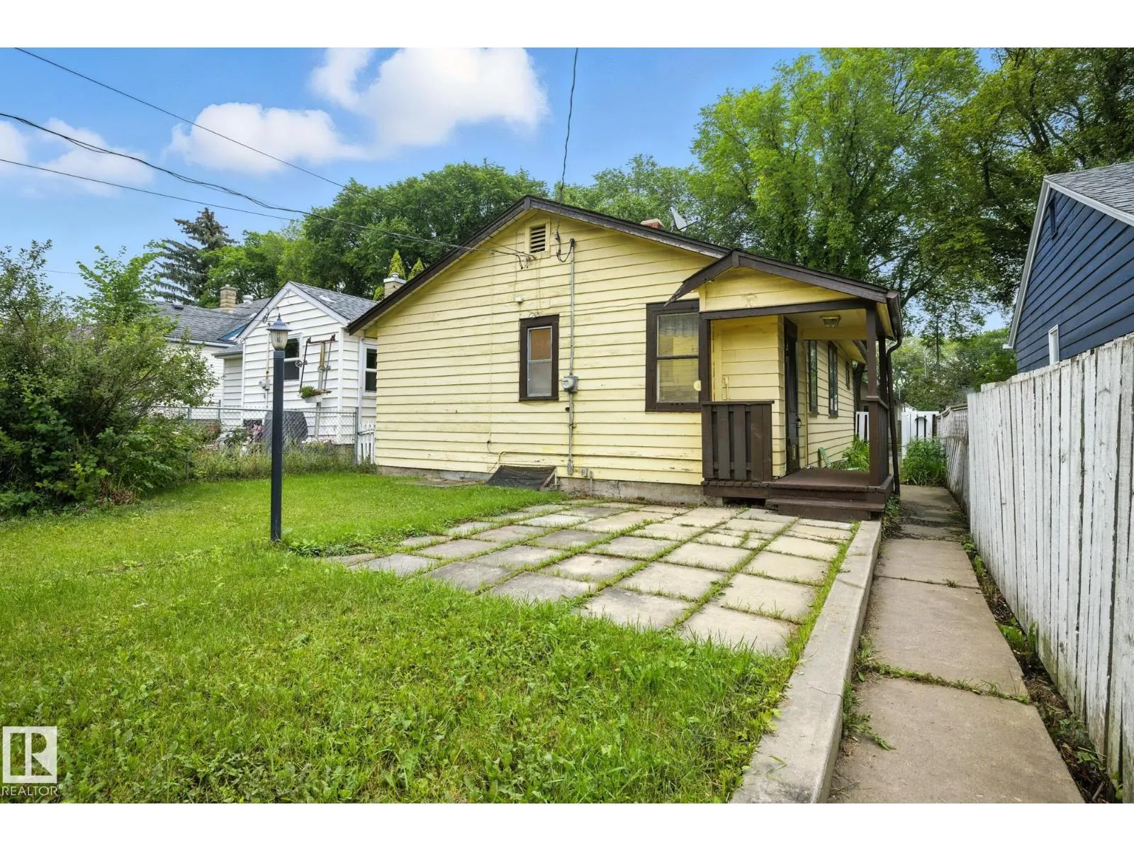 11834 69 ST NW