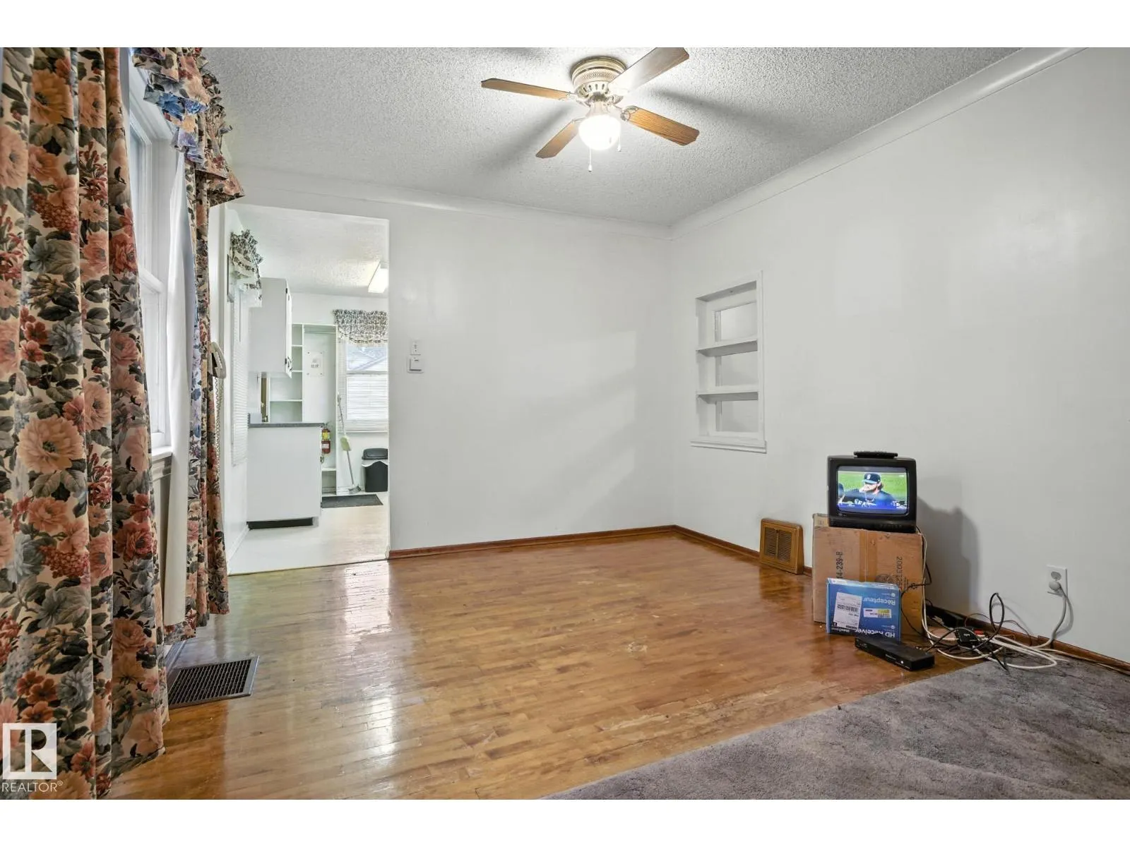 11834 69 ST NW