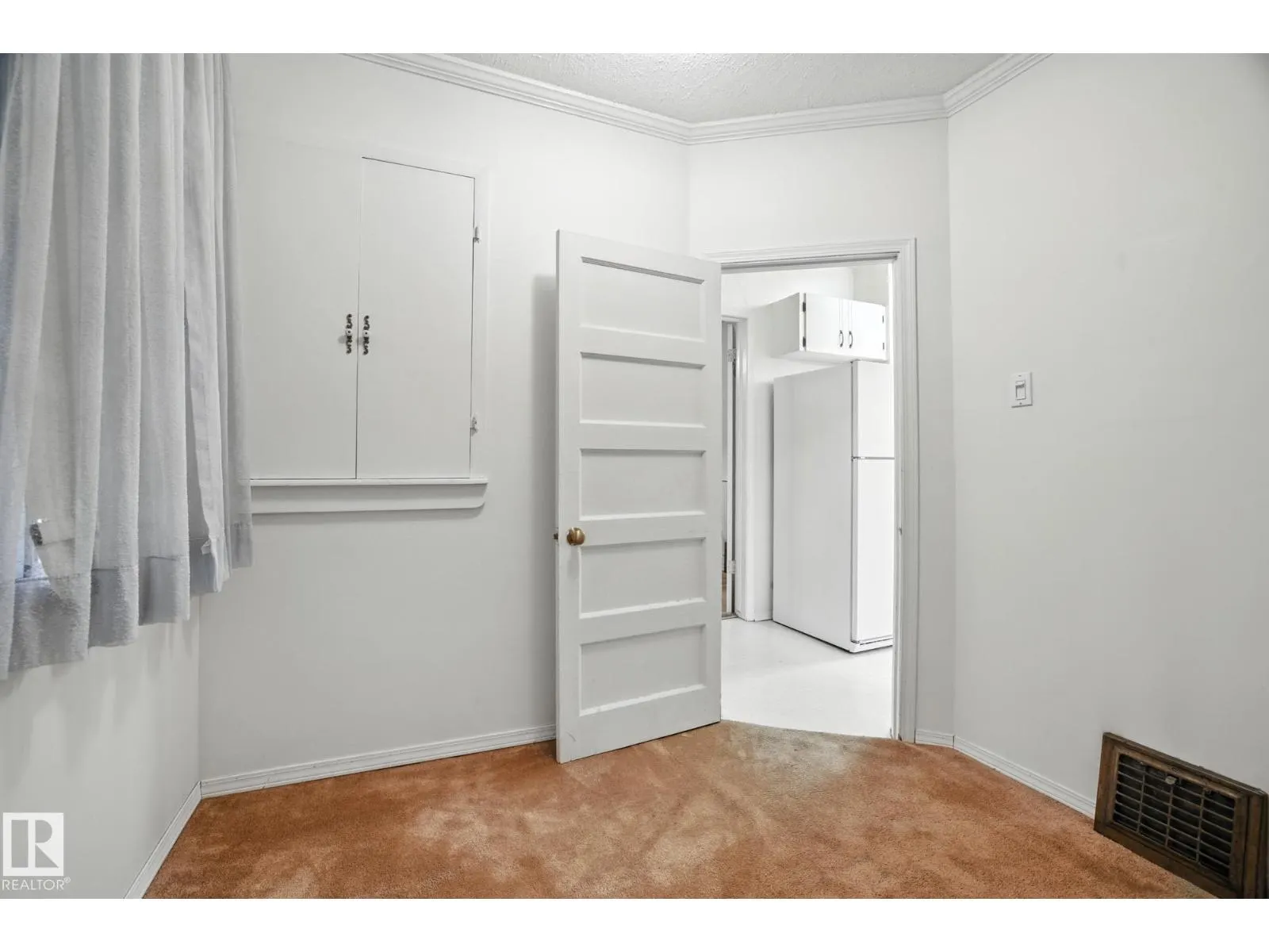 11834 69 ST NW