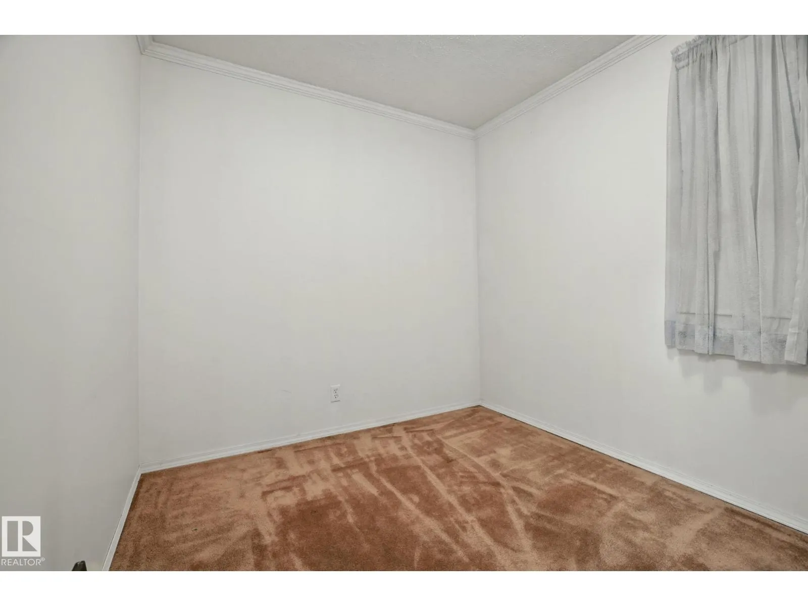 11834 69 ST NW