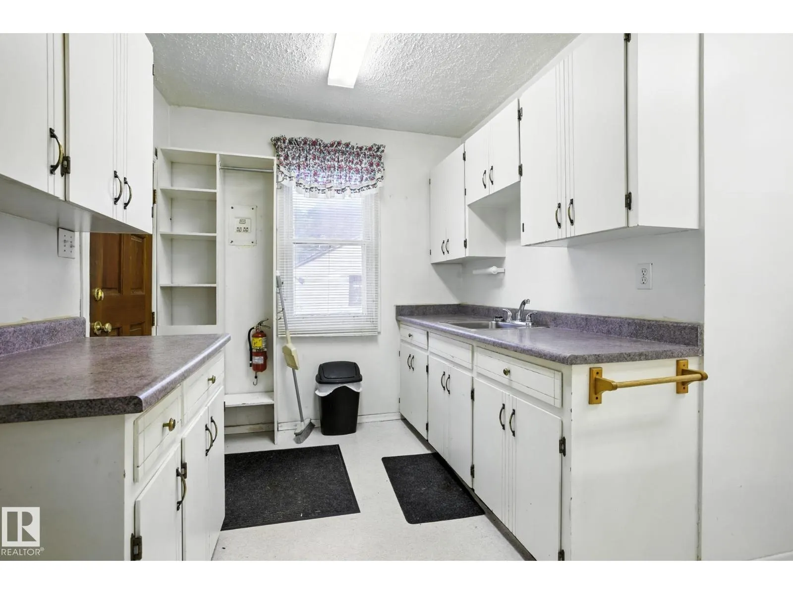 11834 69 ST NW