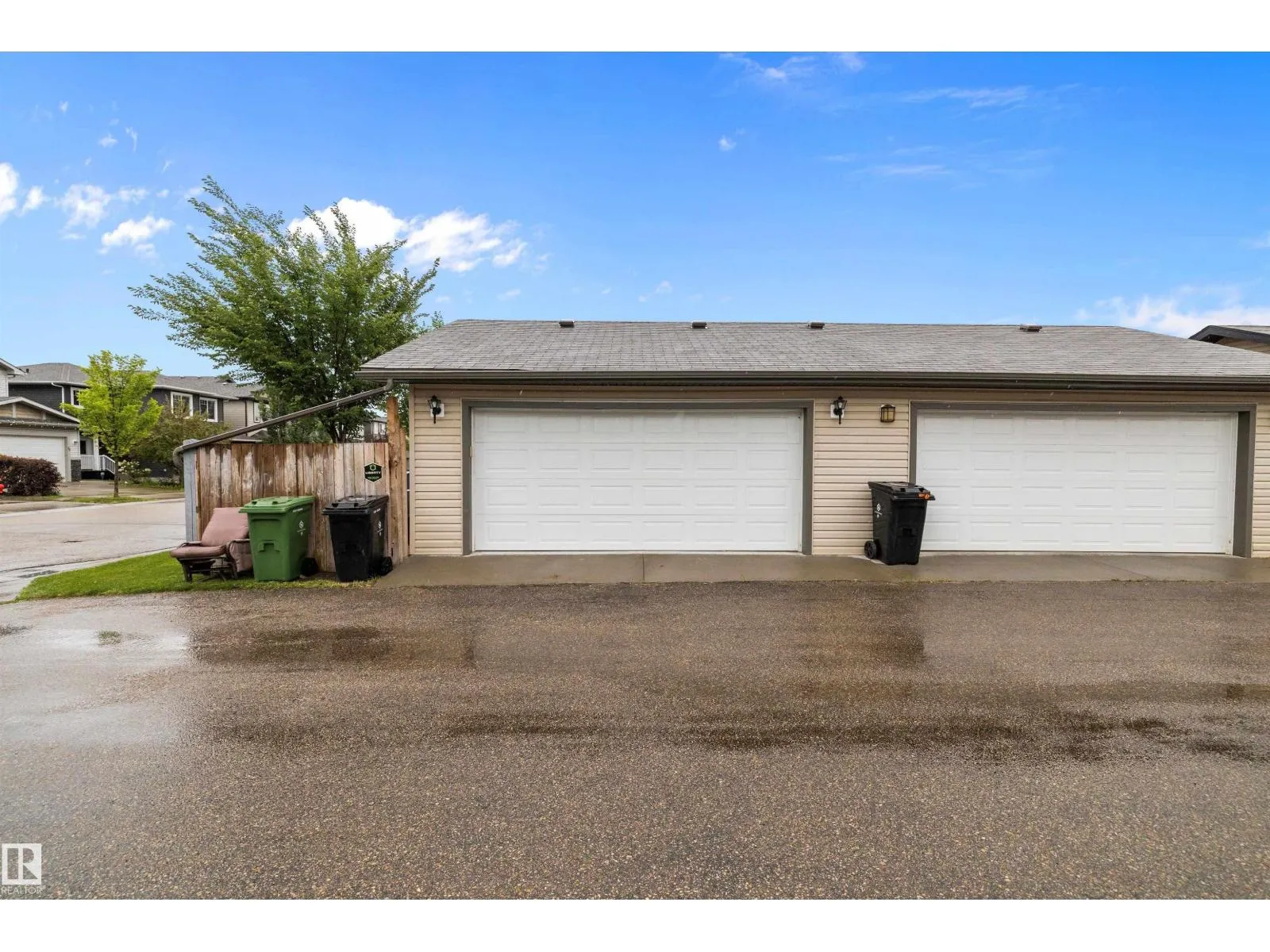 2 Roseberry LN