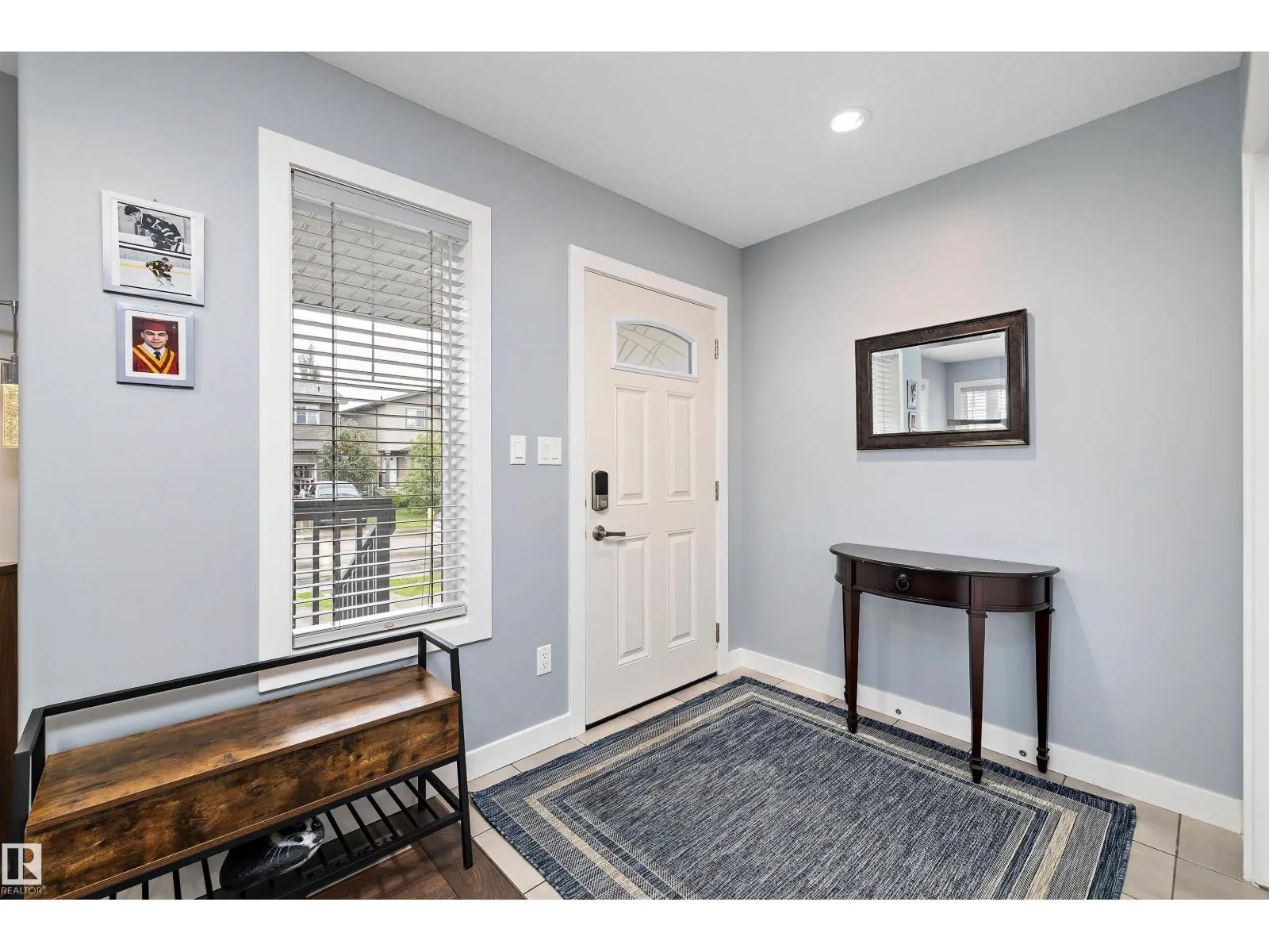 2 Roseberry LN