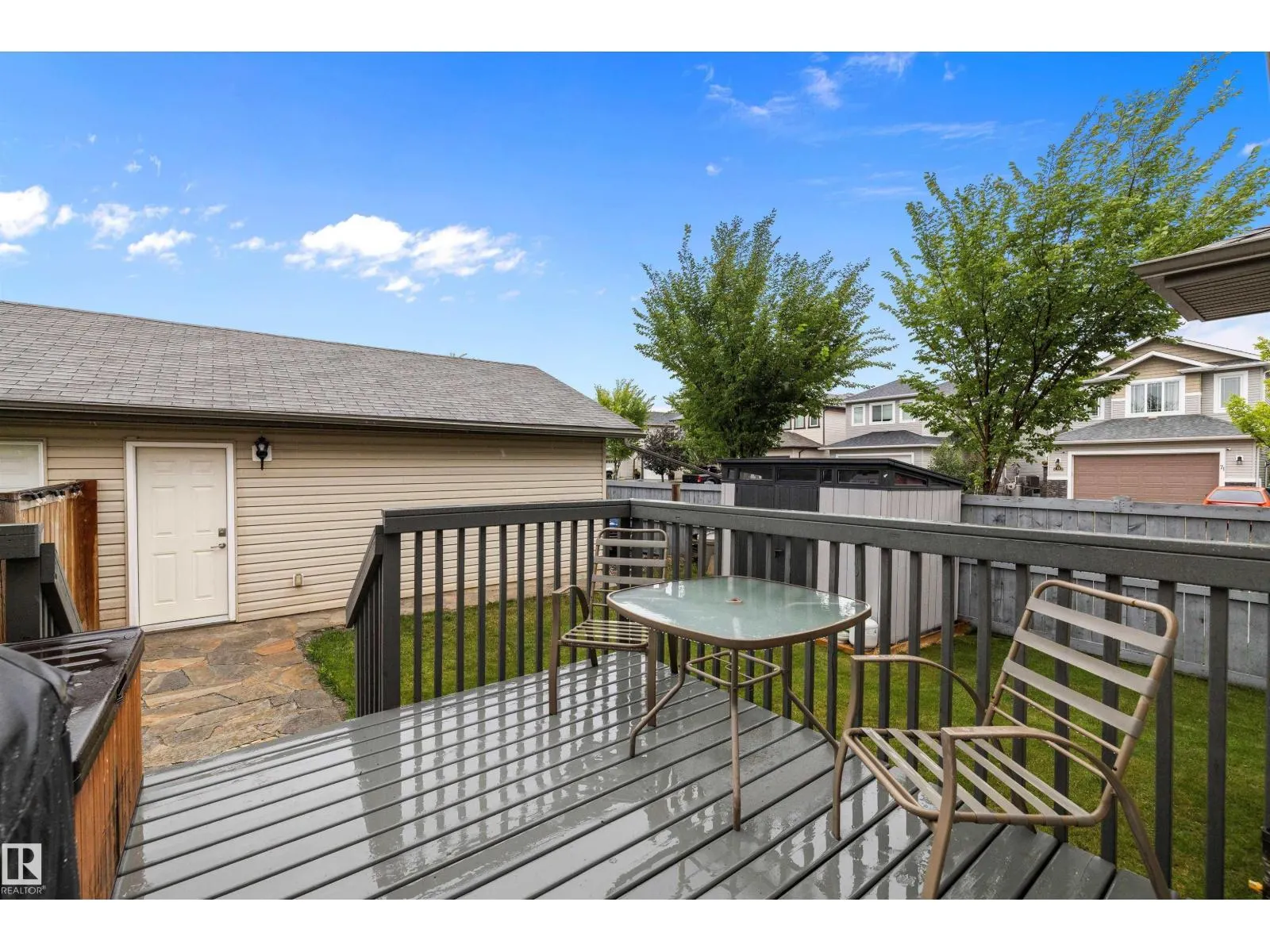 2 Roseberry LN