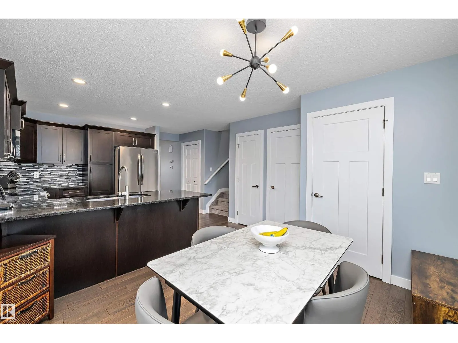 2 Roseberry LN