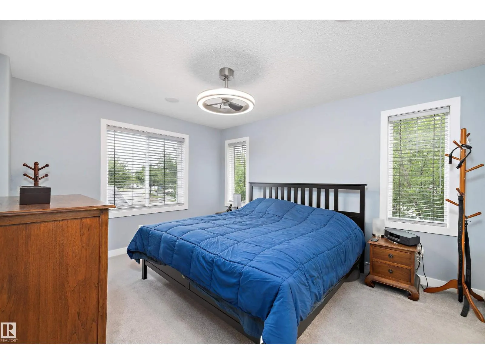 2 Roseberry LN