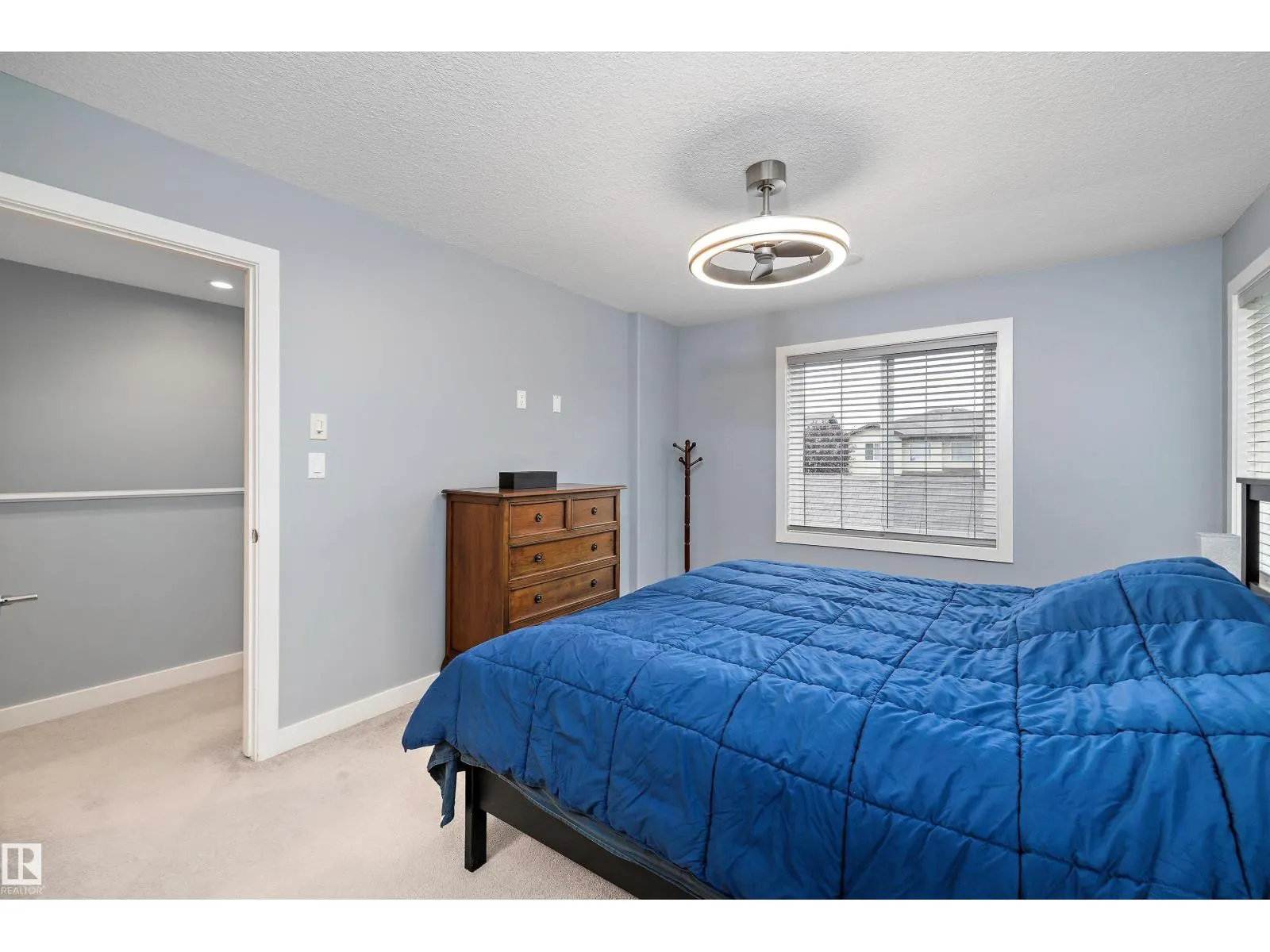 2 Roseberry LN
