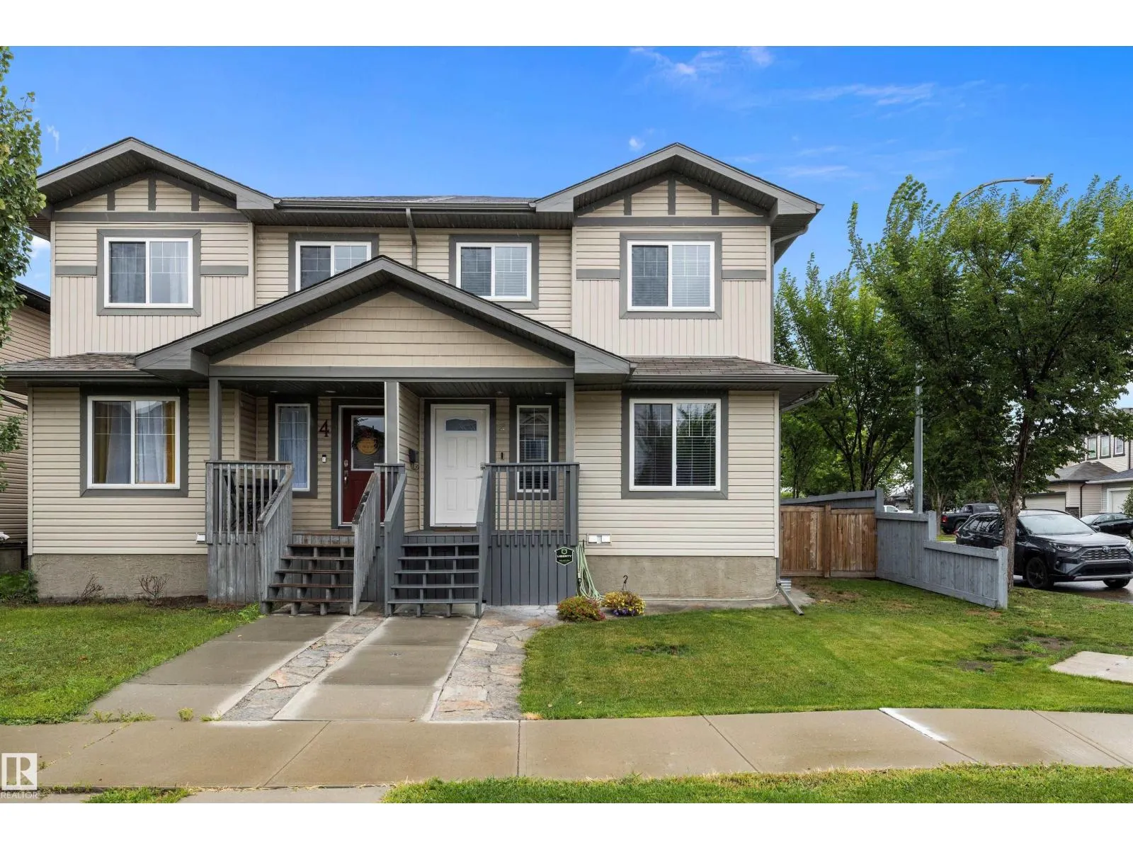2 Roseberry LN
