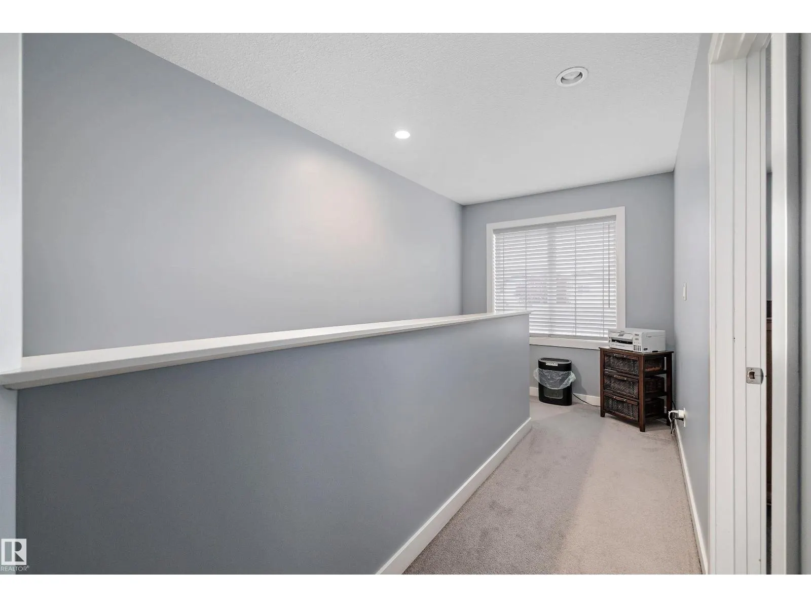 2 Roseberry LN