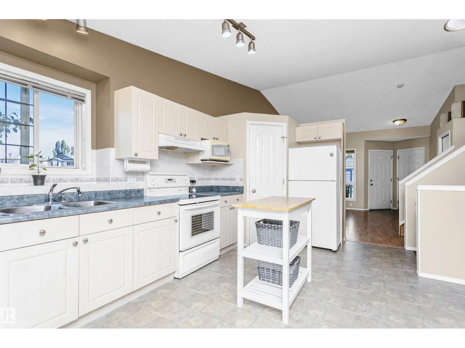 173 LAKEWOOD DR