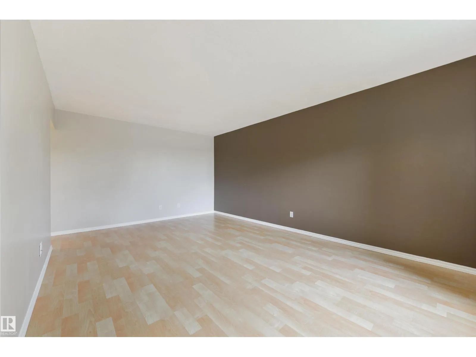 4426 47 ST