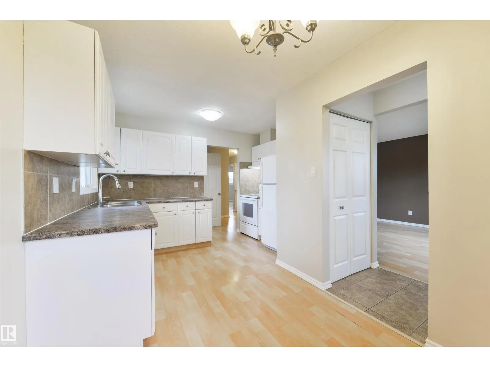 4426 47 ST