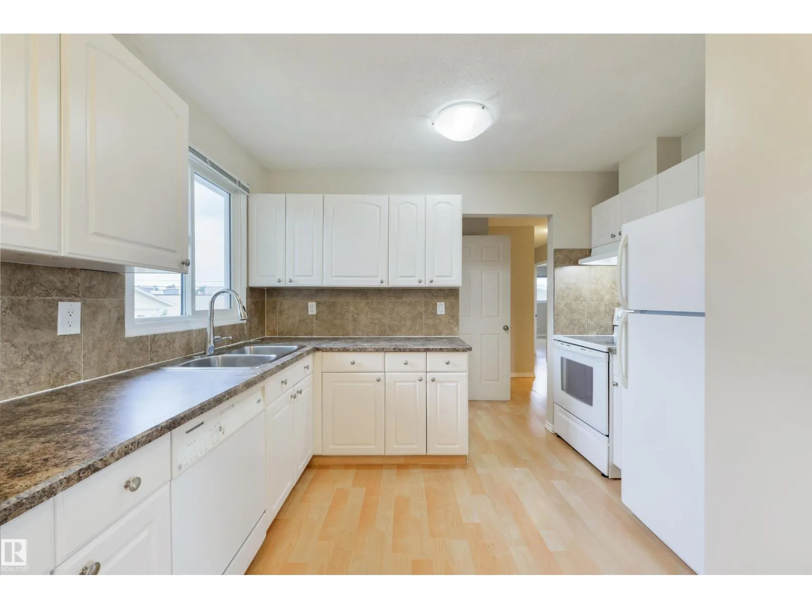 4426 47 ST
