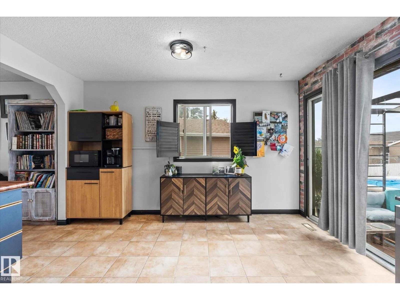 44 GARDEN VALLEY DR
