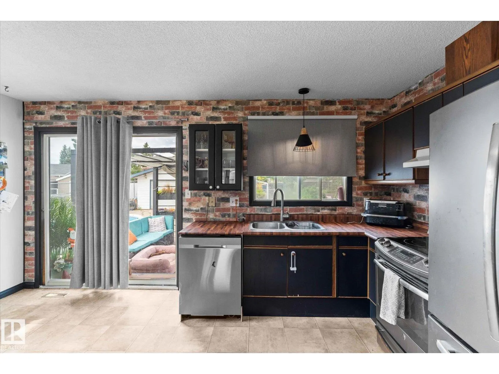 44 GARDEN VALLEY DR