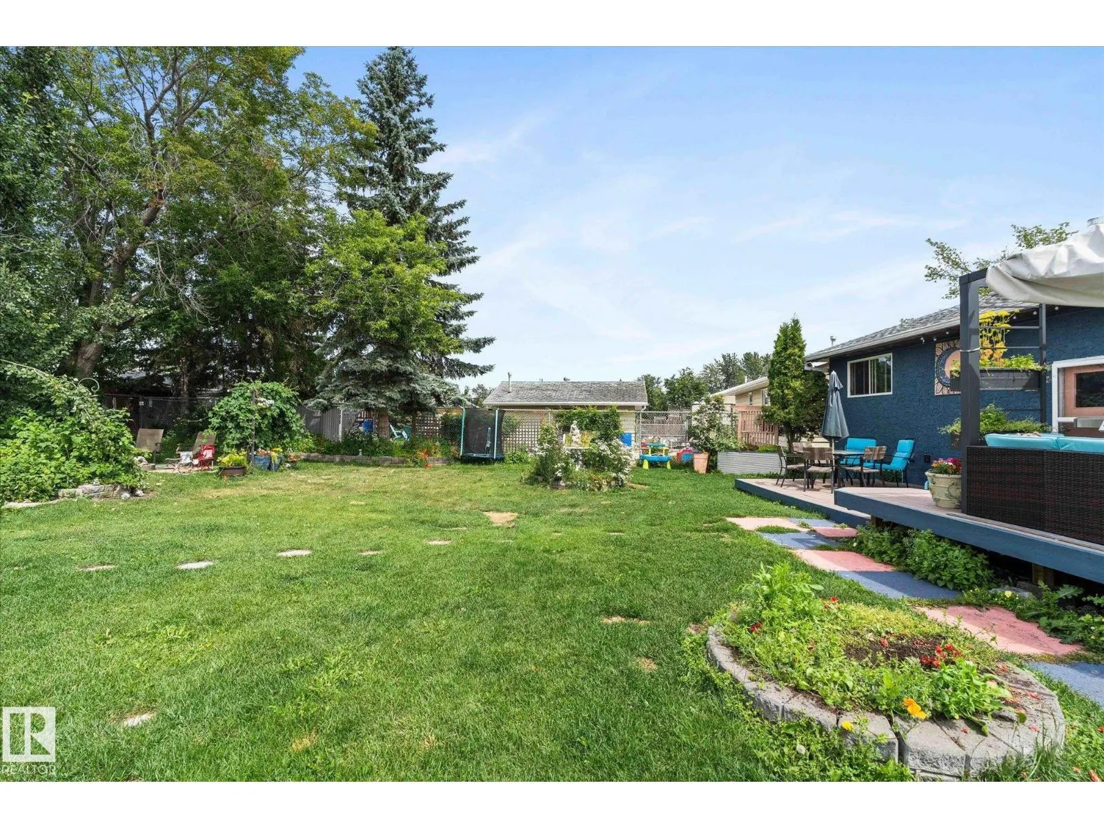 44 GARDEN VALLEY DR