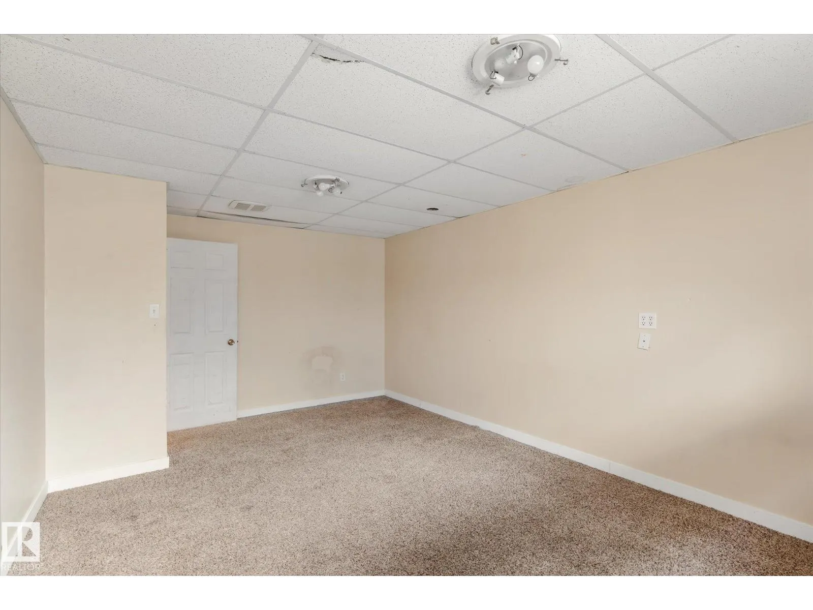 7420 187 ST NW NW
