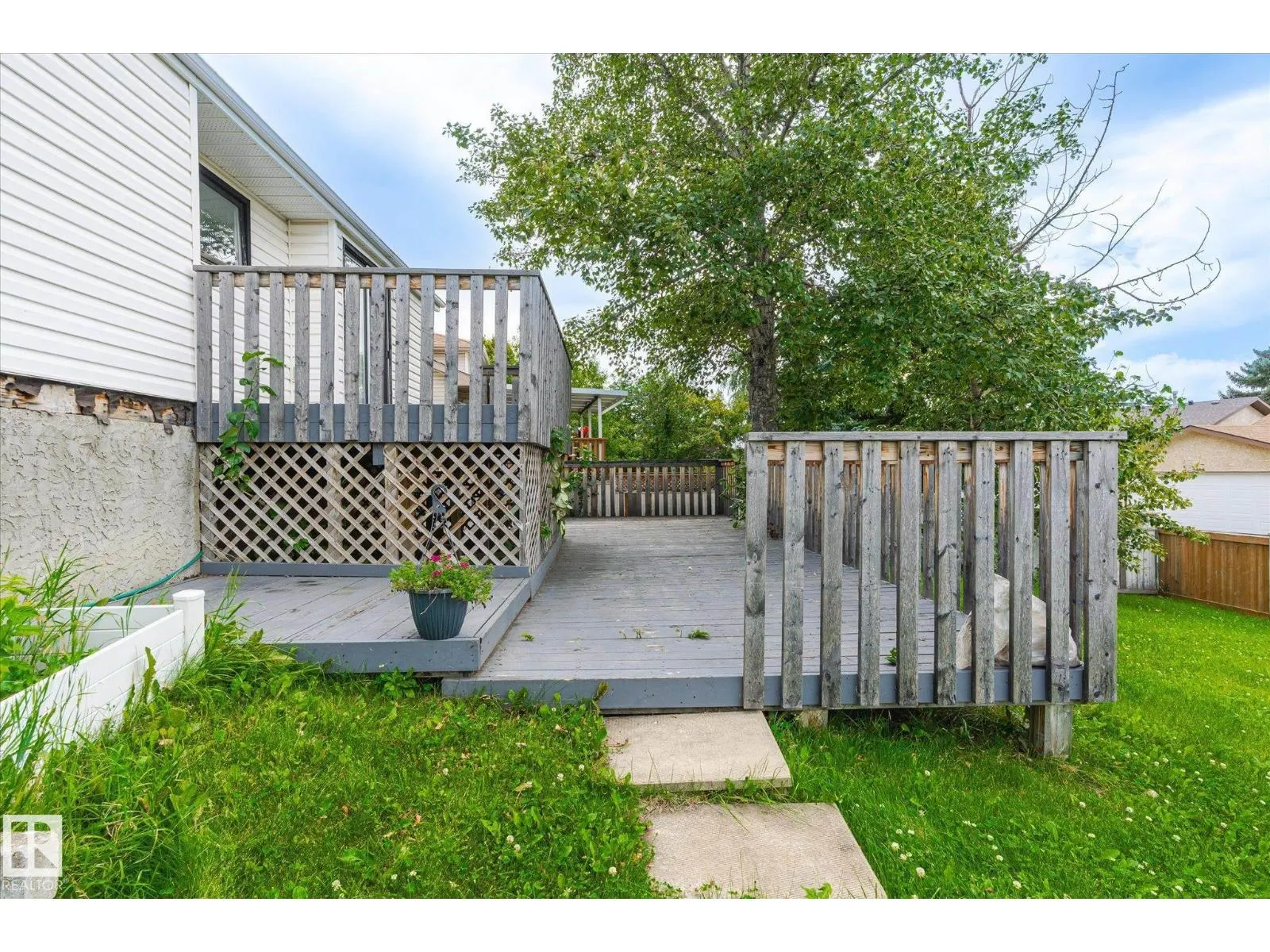 7420 187 ST NW NW