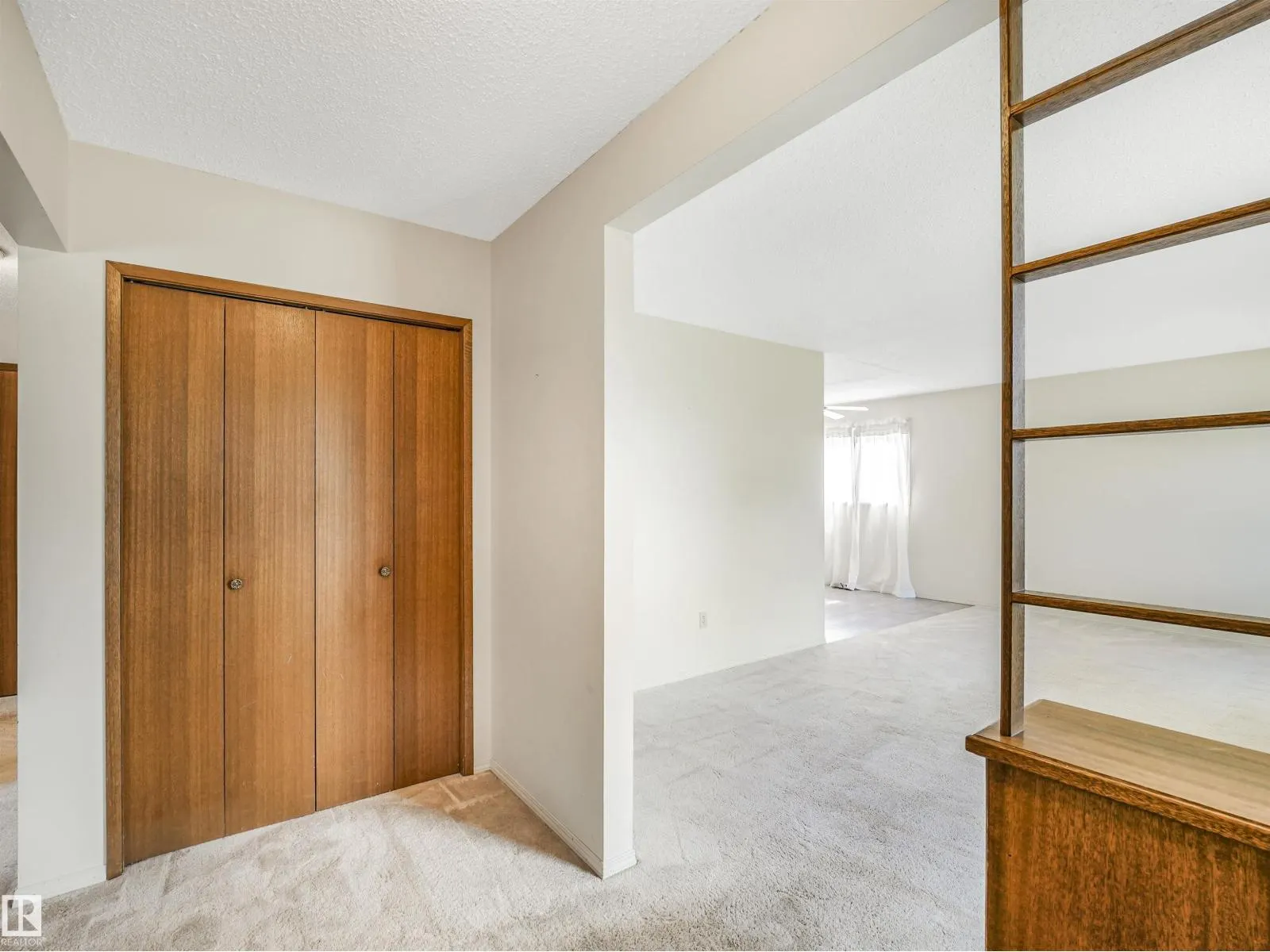 1015 77 ST NW
