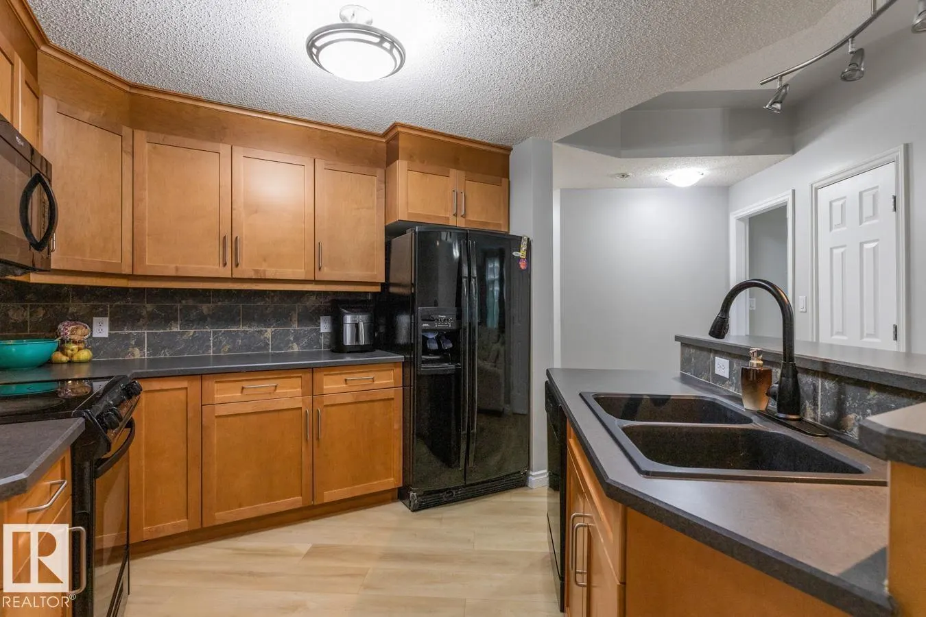 #402 9020 JASPER AV NW