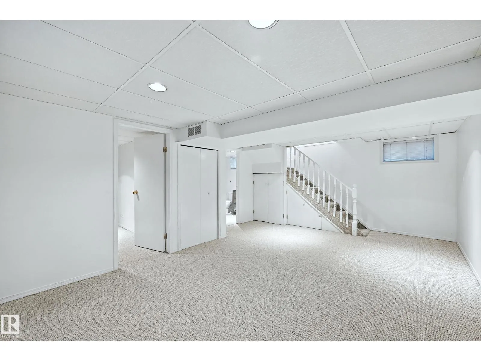 9944 85 AV NW
